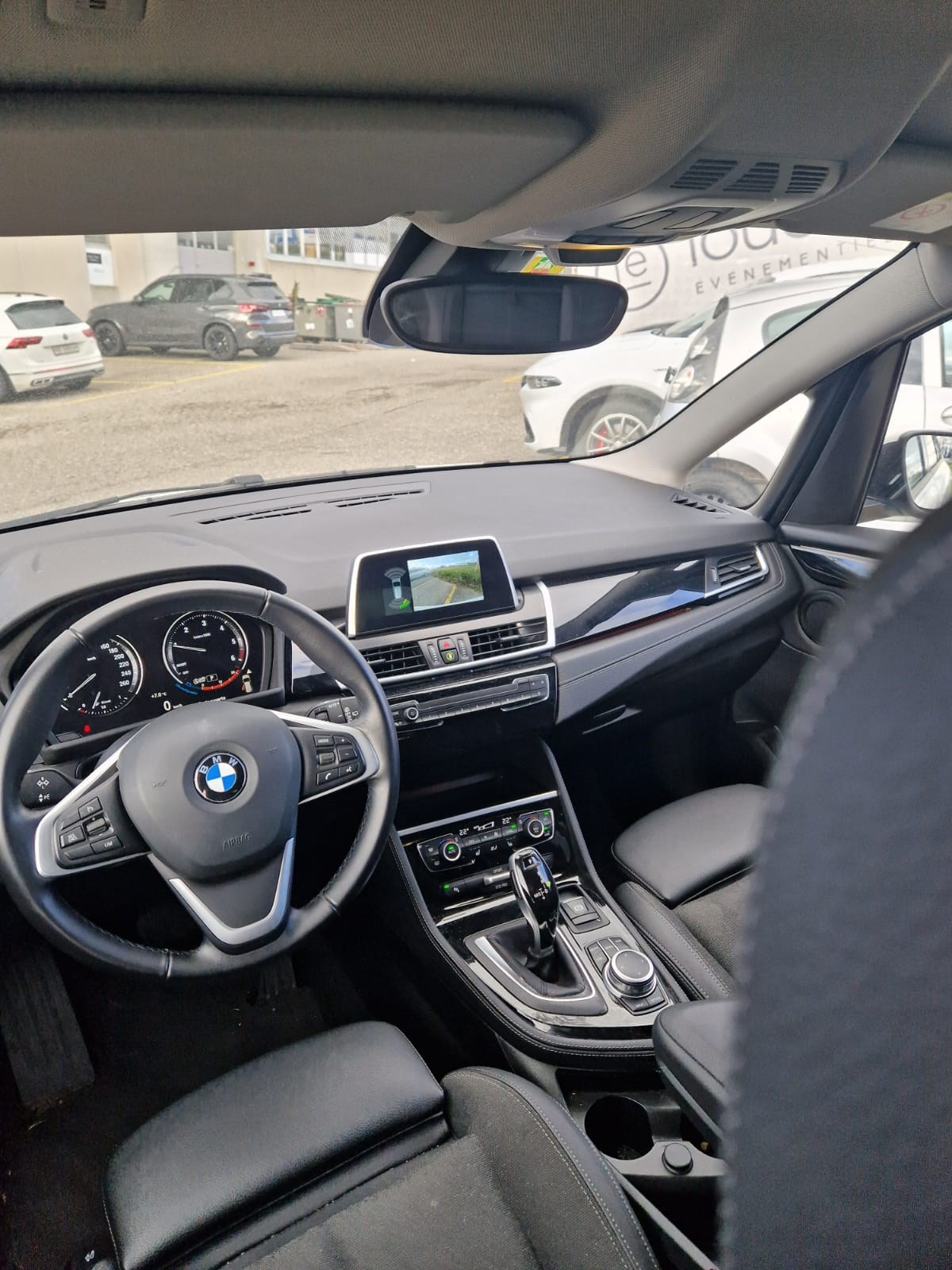 BMW 218d xDrive Gran Tourer Steptronic Essential Edition-image-4