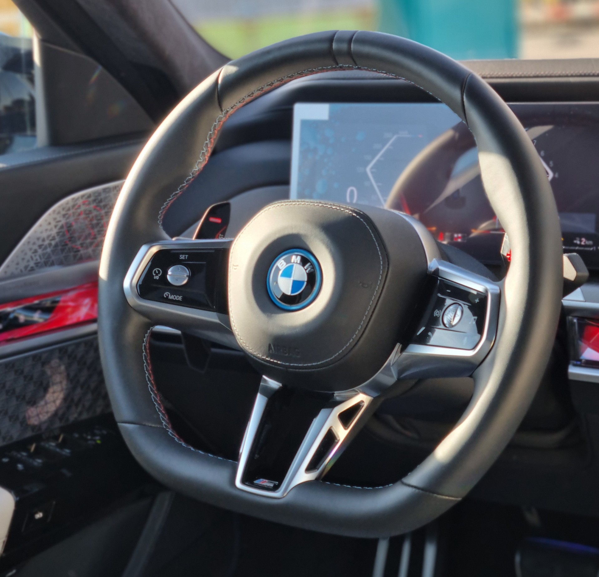 BMW M760e xDrive Steptronic-image-7