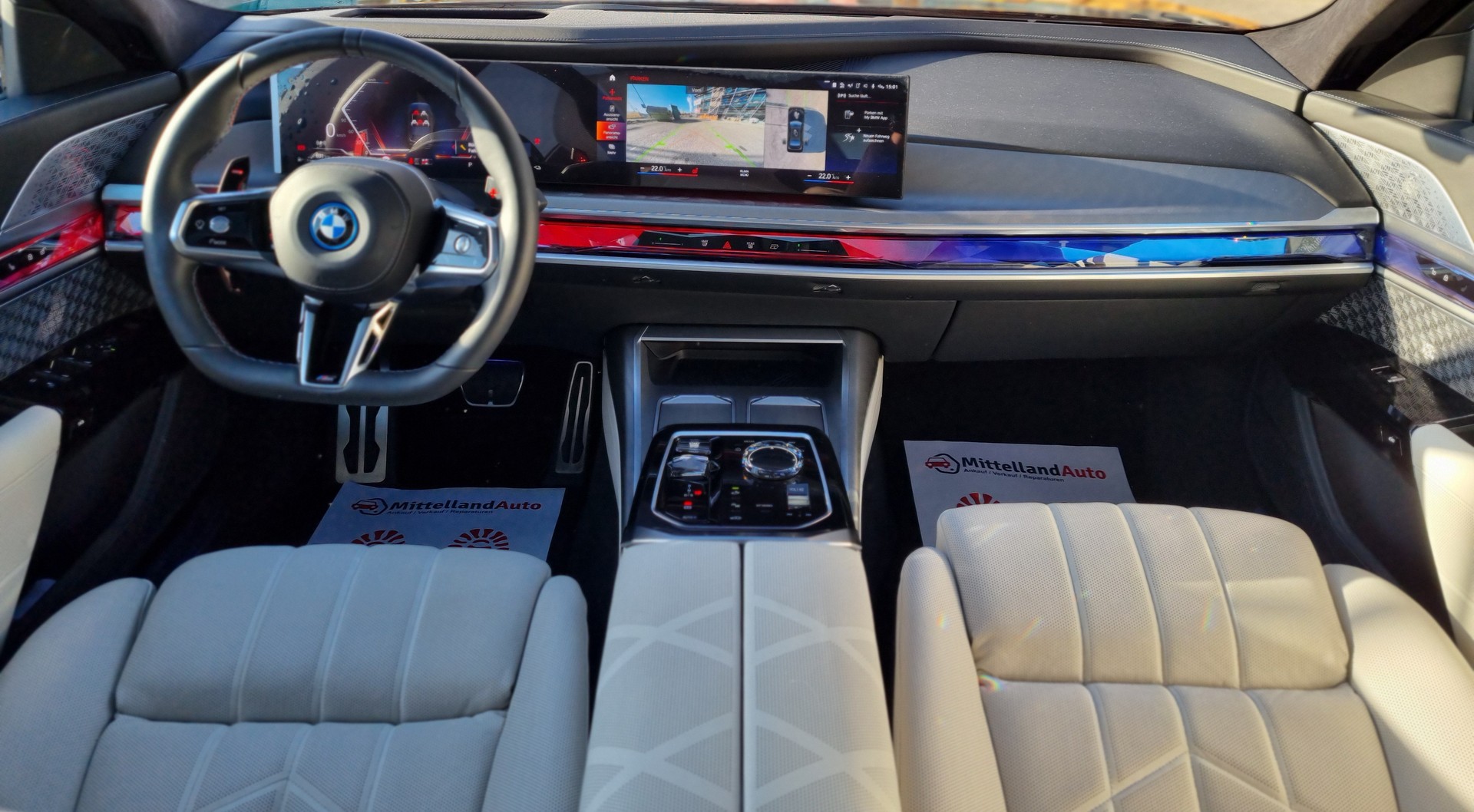BMW M760e xDrive Steptronic-image-6