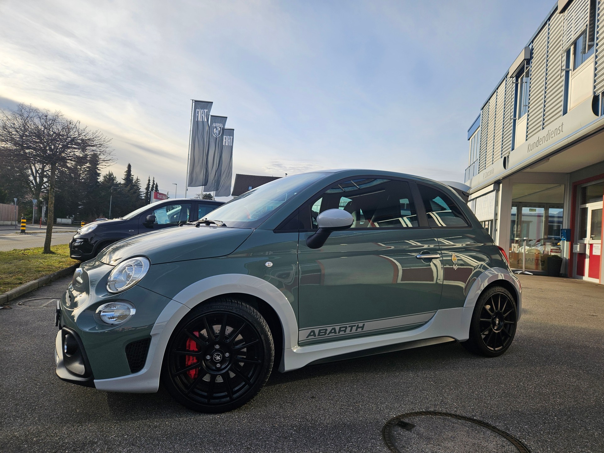 FIAT 695 1.4 16V Turbo Abarth 70 Anniversario-image-1