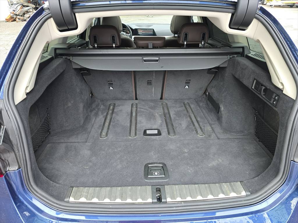 BMW 320d xDrive 48V Touring Luxury Line Steptronic-image-13
