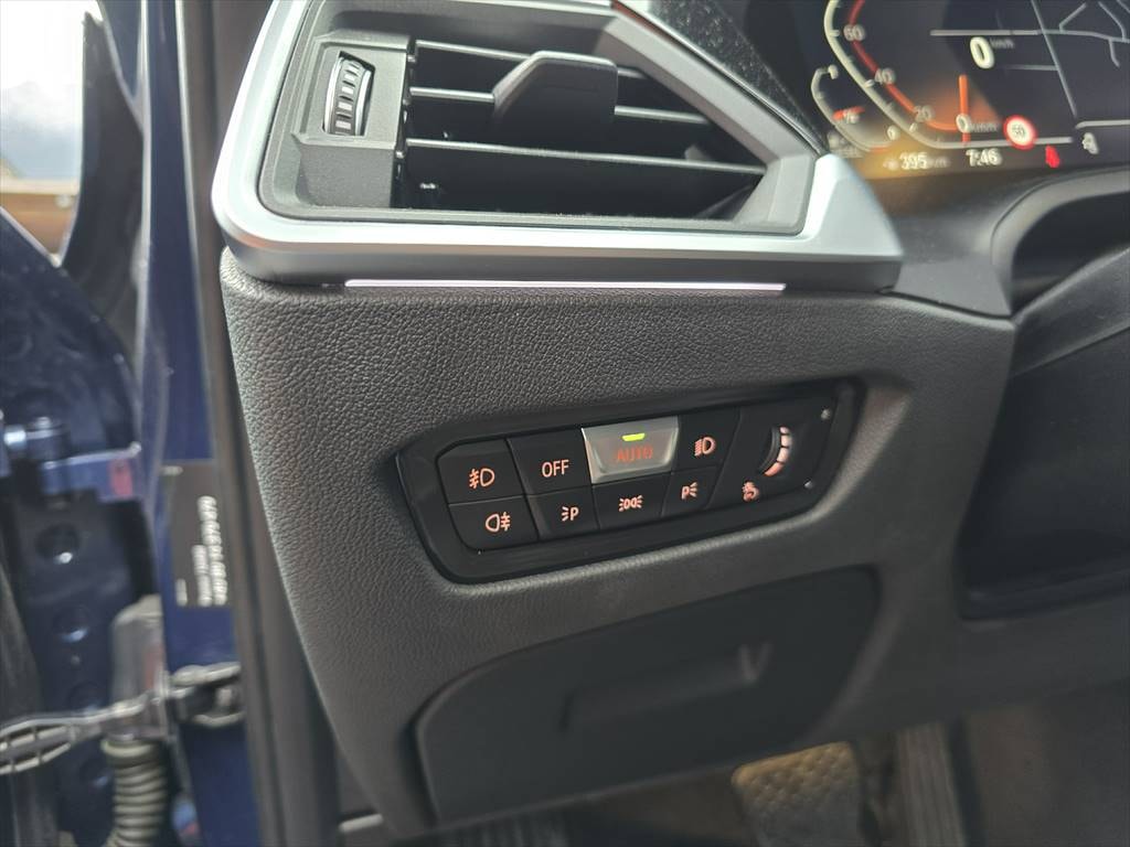BMW 320d xDrive 48V Touring Luxury Line Steptronic-image-14