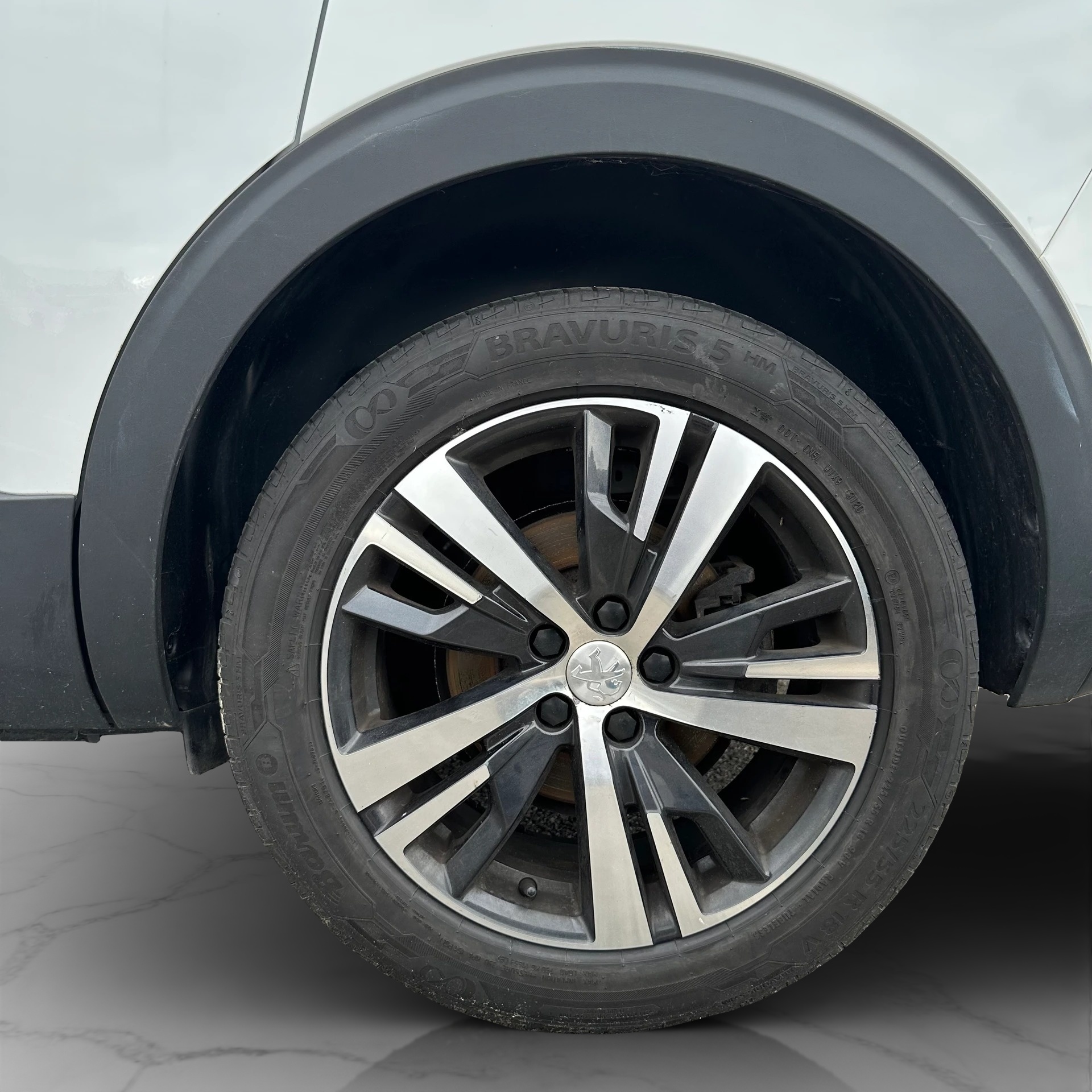 PEUGEOT 5008 1.2 Pure Tech Allure EAT-image-7