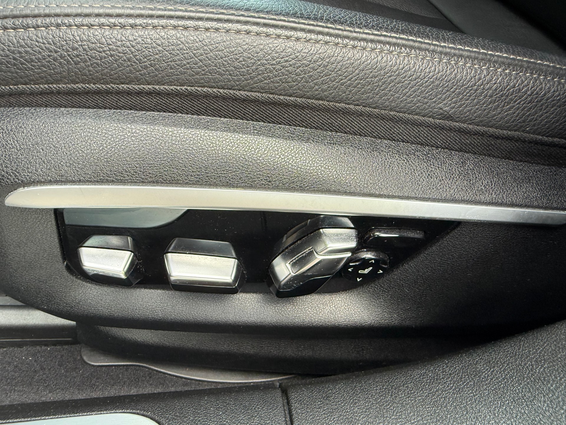 BMW 730d xDrive Steptronic-image-11