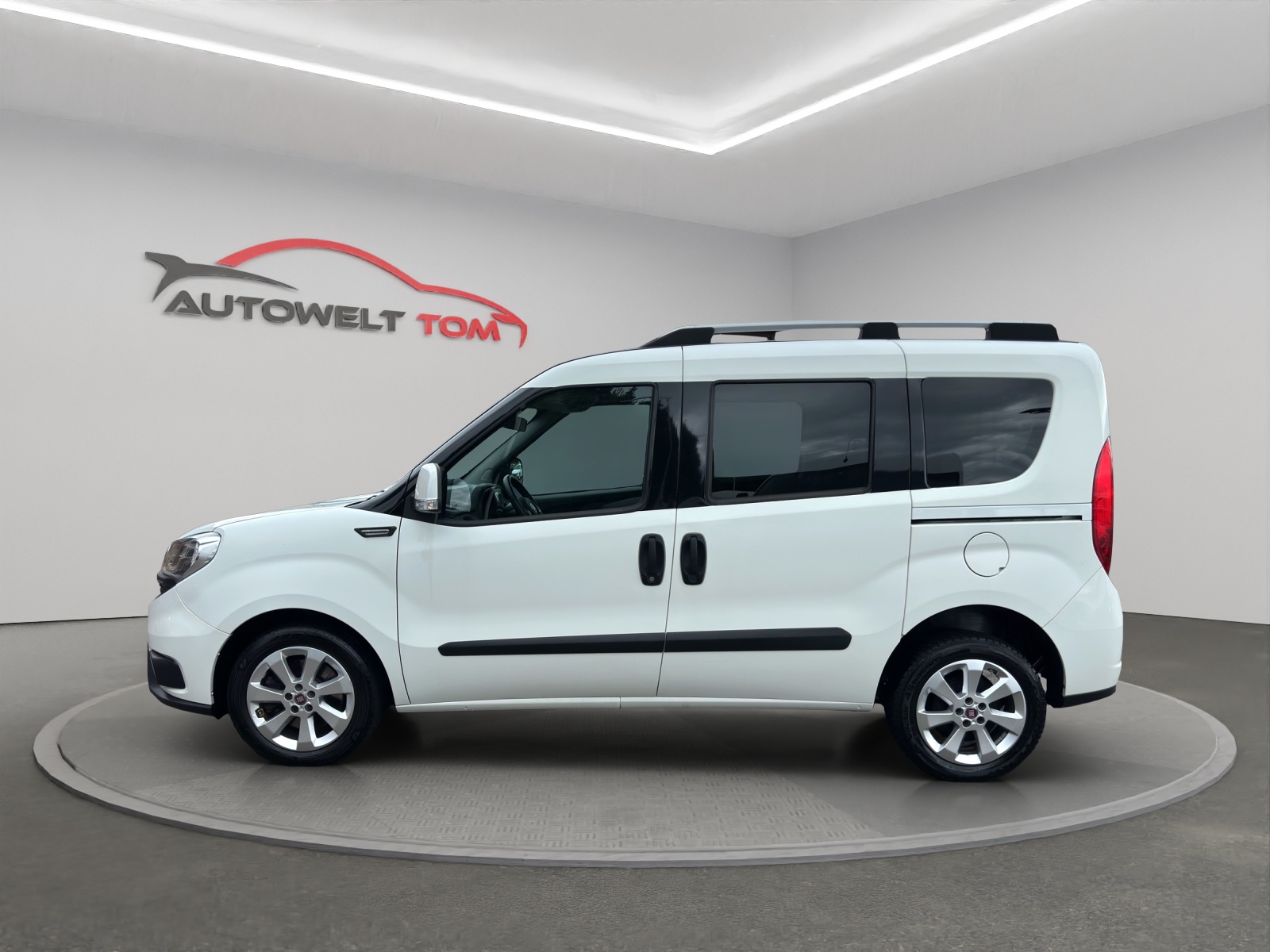 FIAT Doblò 2.0 JTD Emotion-image-1