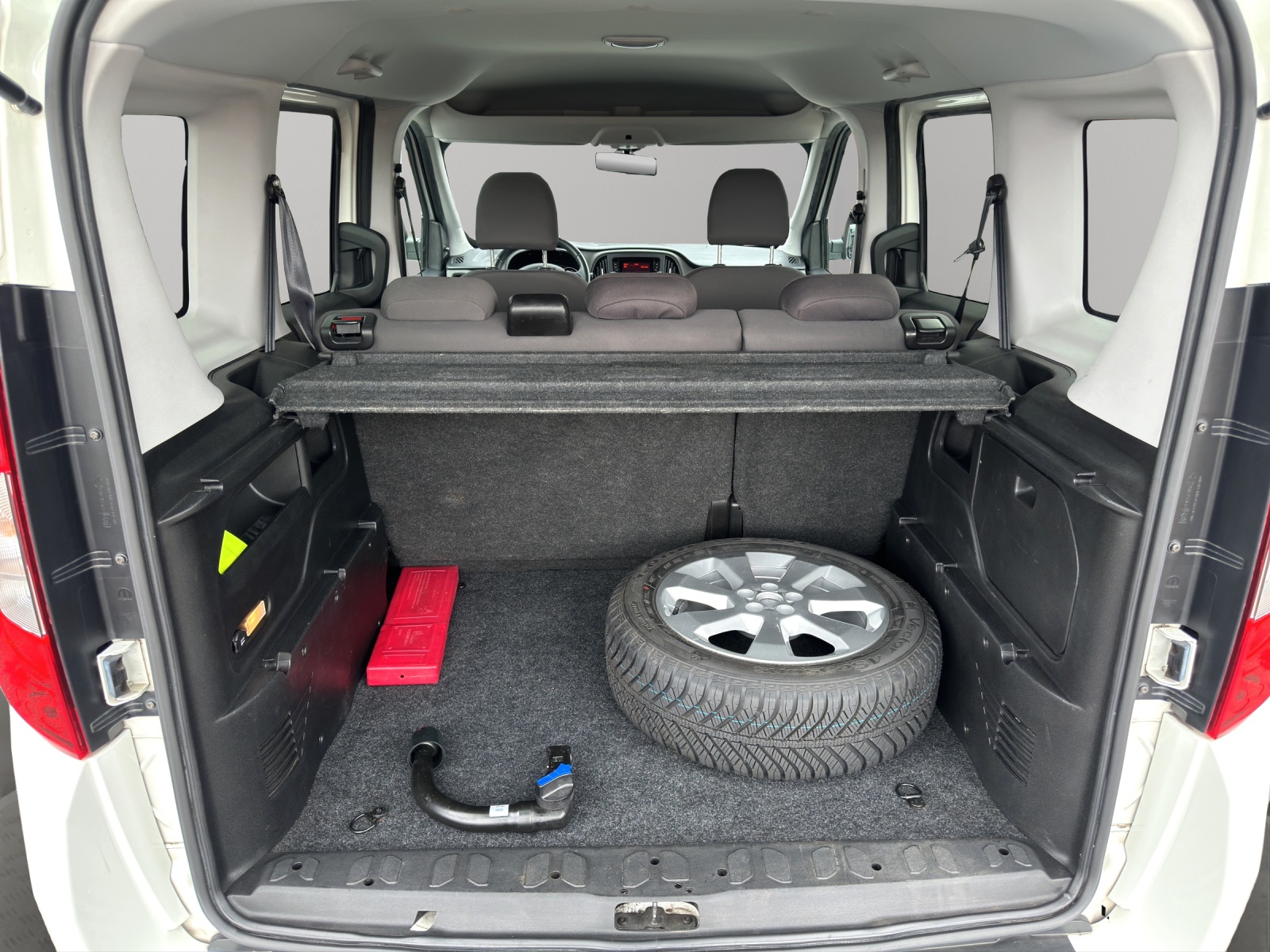 FIAT Doblò 2.0 JTD Emotion-image-12