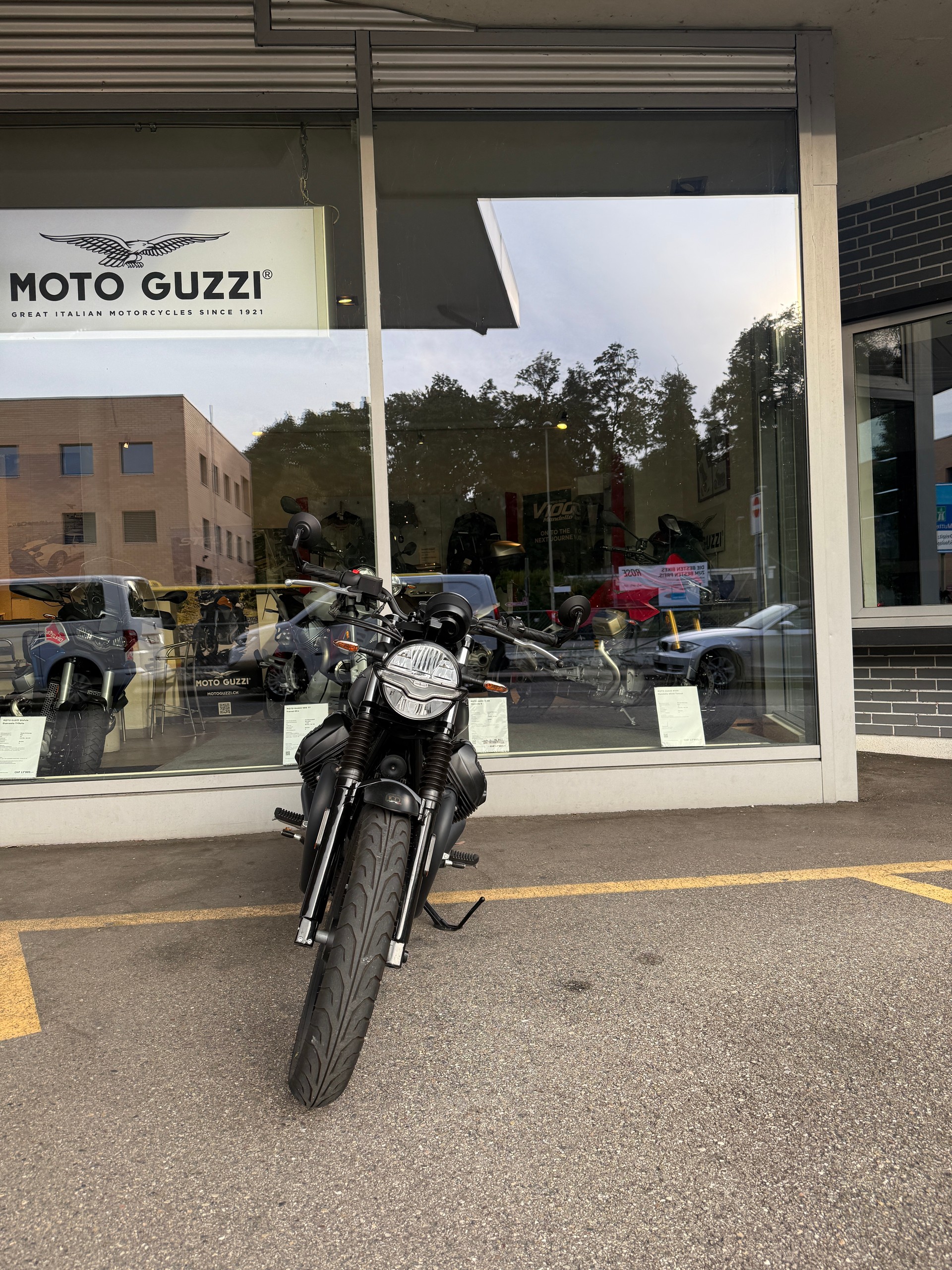 MOTO GUZZI V7 IV 850 Stone-image-4