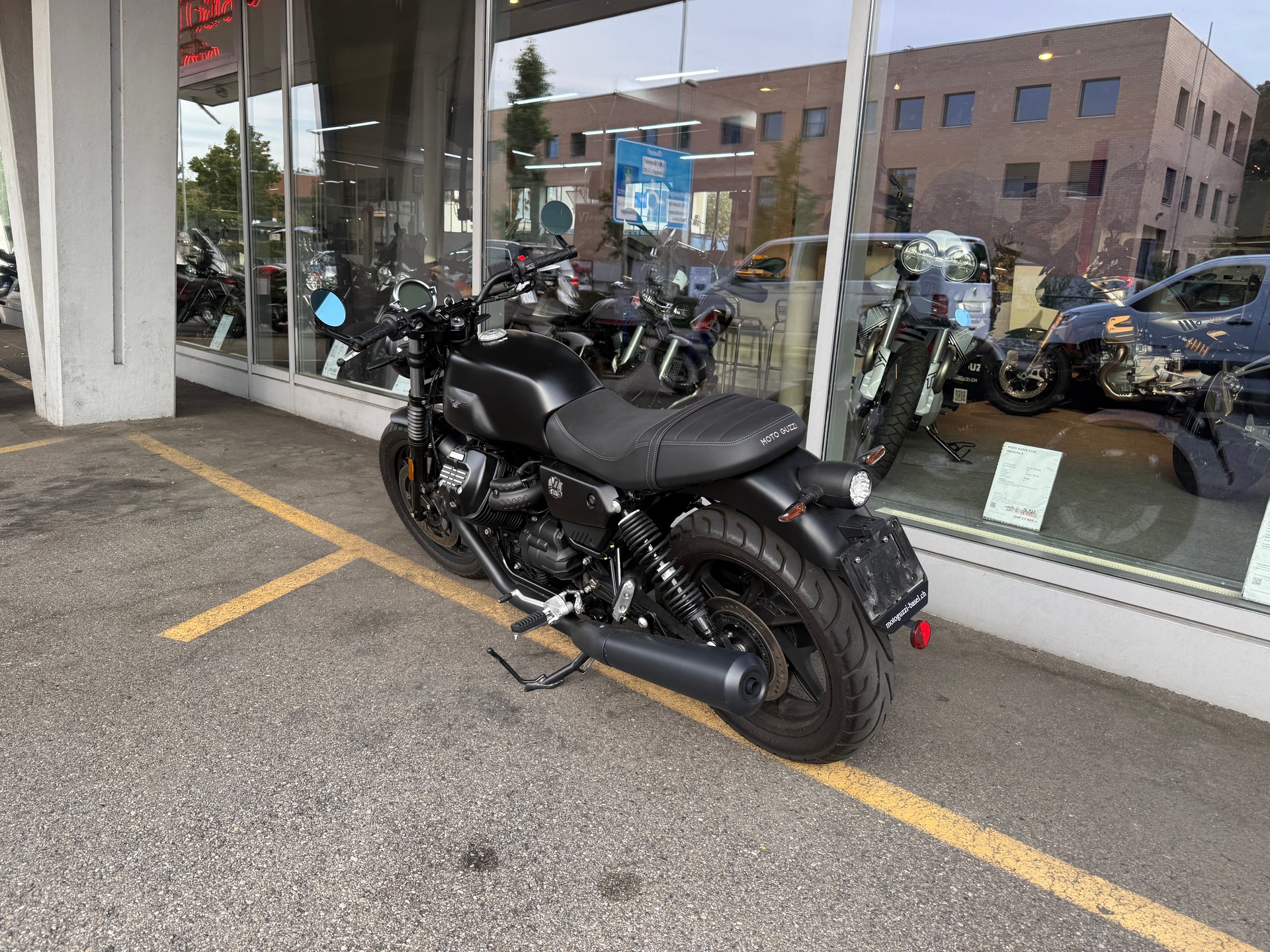 MOTO GUZZI V7 IV 850 Stone-image-8