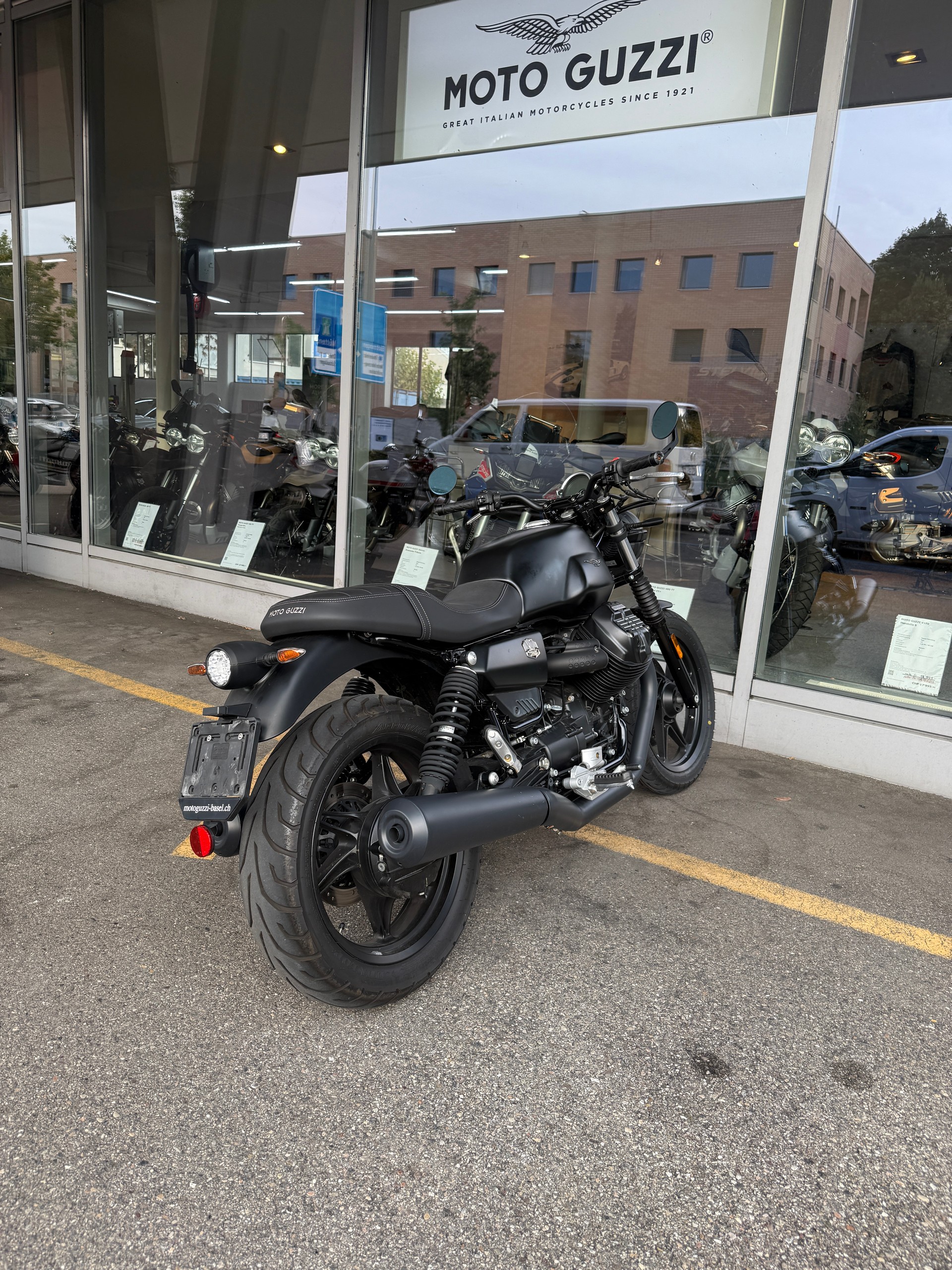 MOTO GUZZI V7 IV 850 Stone-image-11