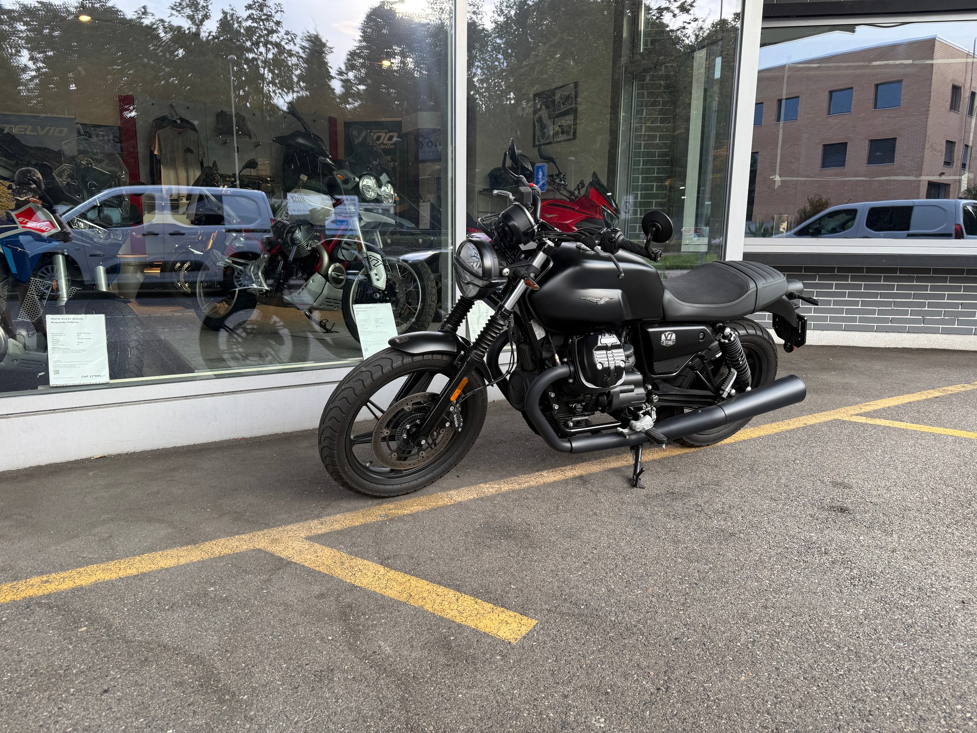 MOTO GUZZI V7 IV 850 Stone-image-6