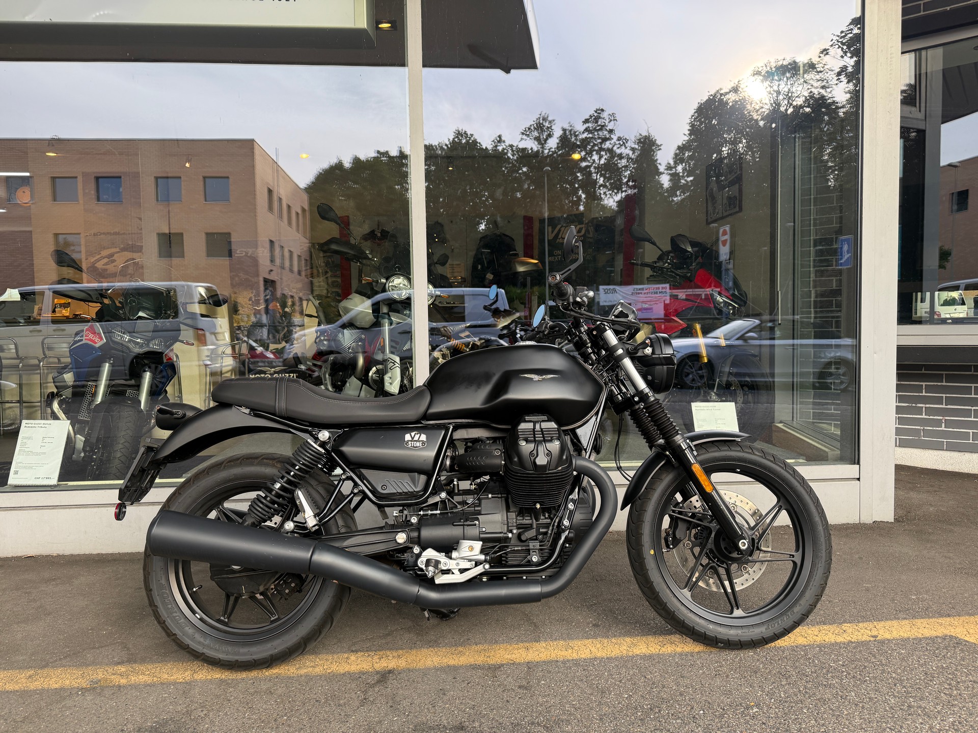 MOTO GUZZI V7 IV 850 Stone-image-1