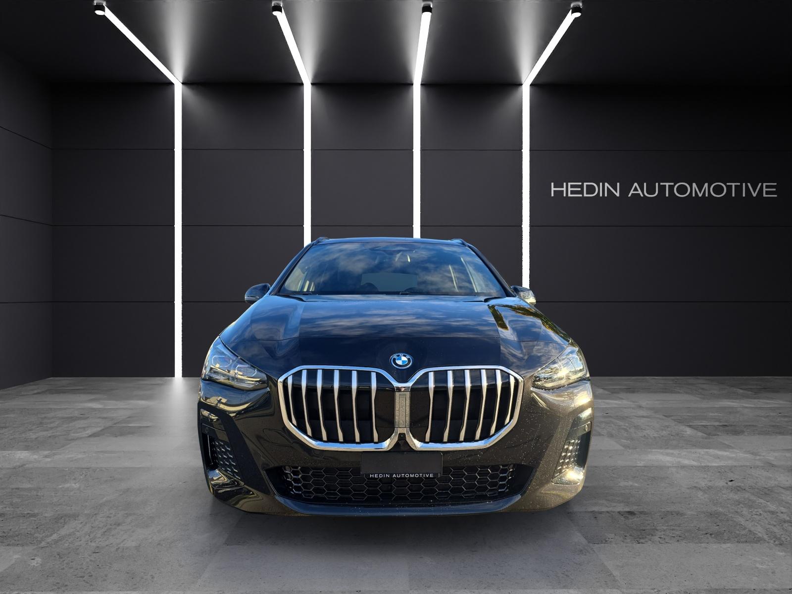 BMW 230e xDrive Active Tourer-showroom-element-1