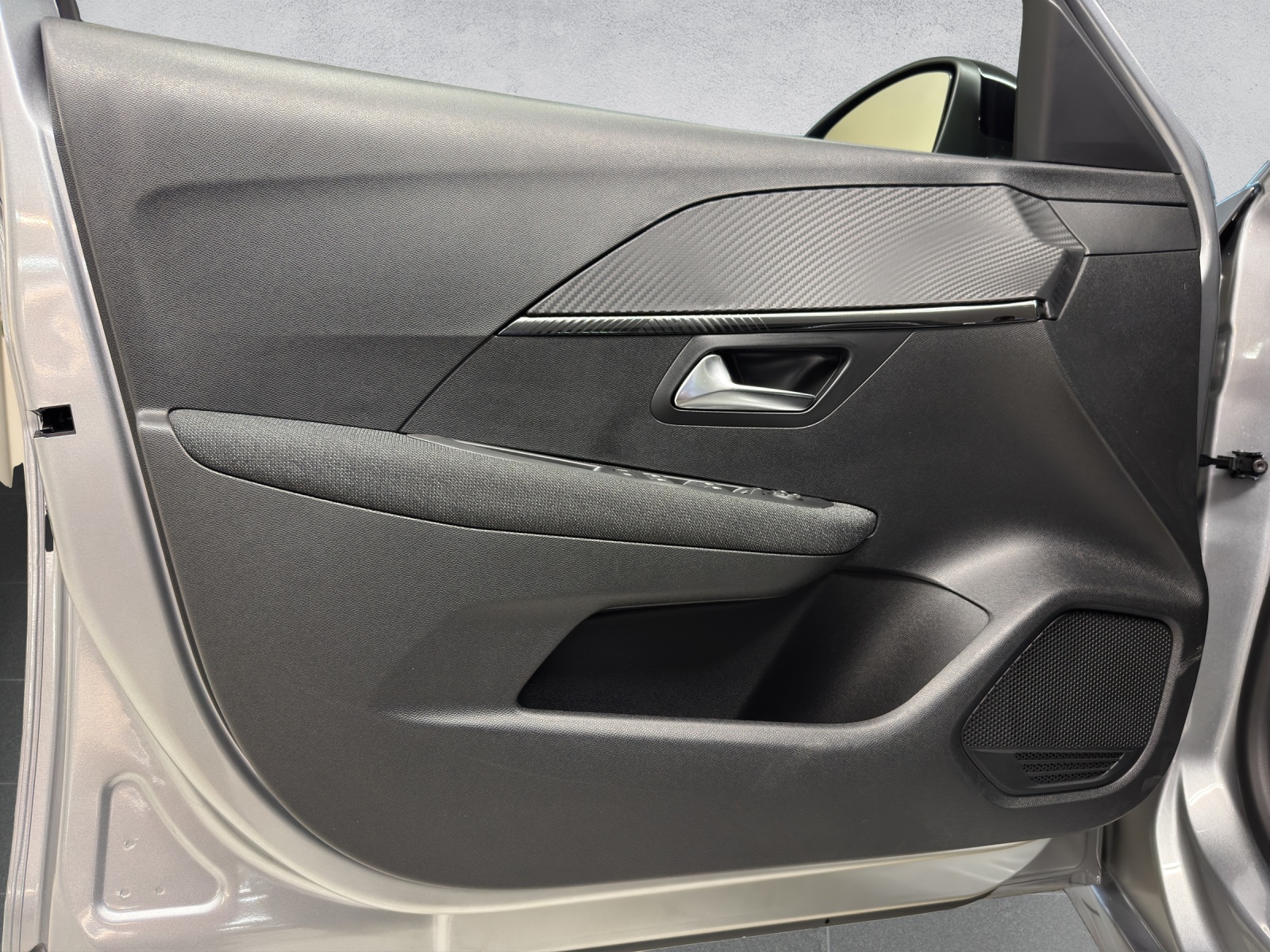 PEUGEOT 208 1.2 PureTech Style-image-14