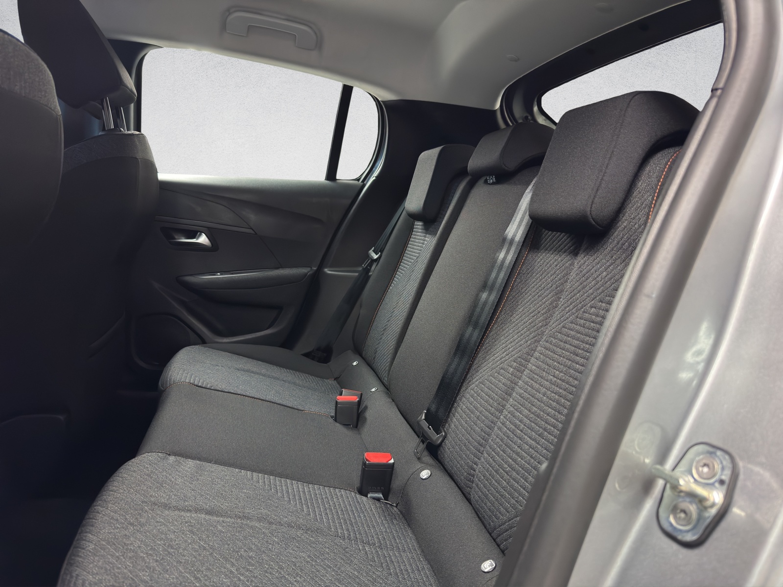 PEUGEOT 208 1.2 PureTech Style-image-15