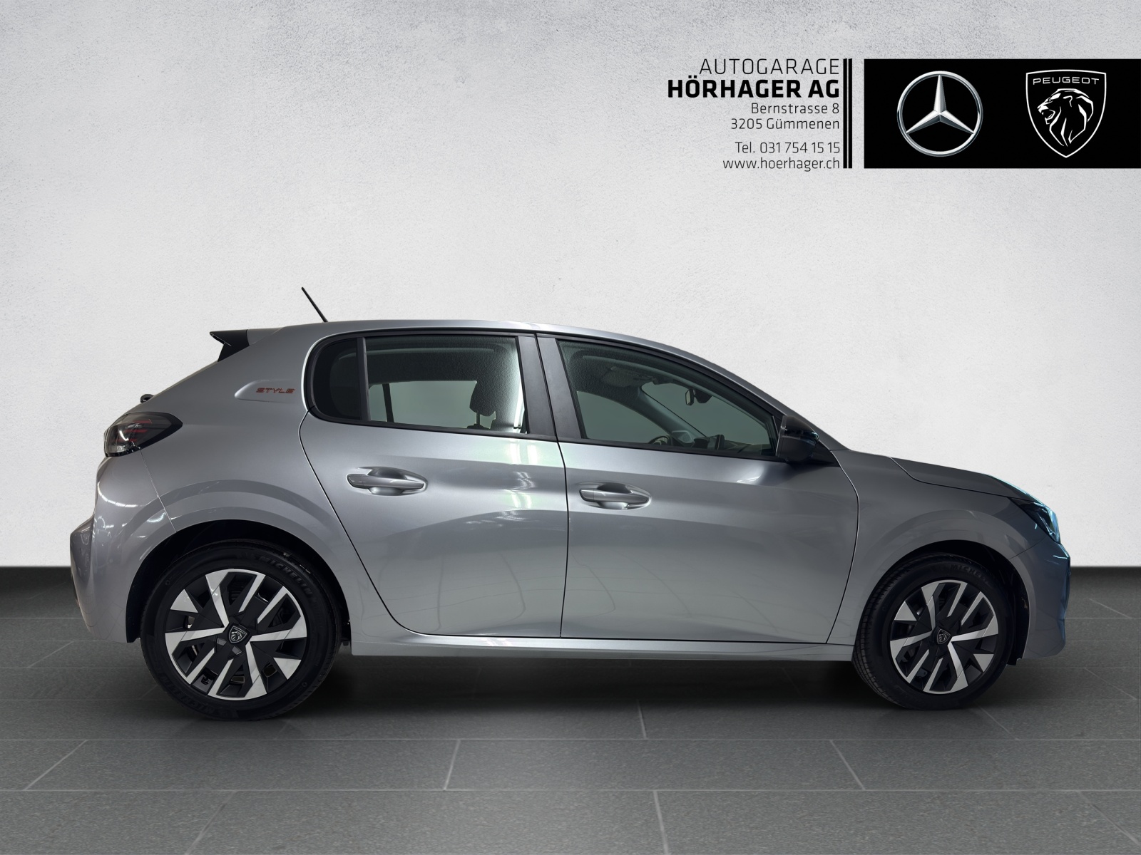 PEUGEOT 208 1.2 PureTech Style-showroom-element-1