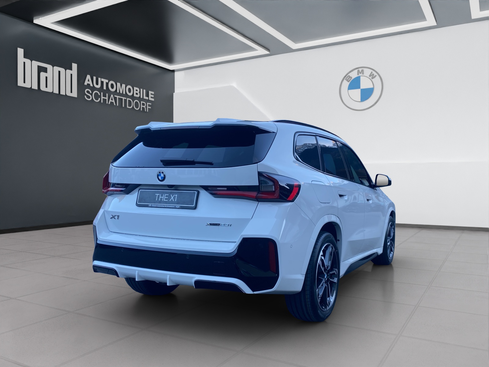 BMW X1 23i xDrive paddles-image-4