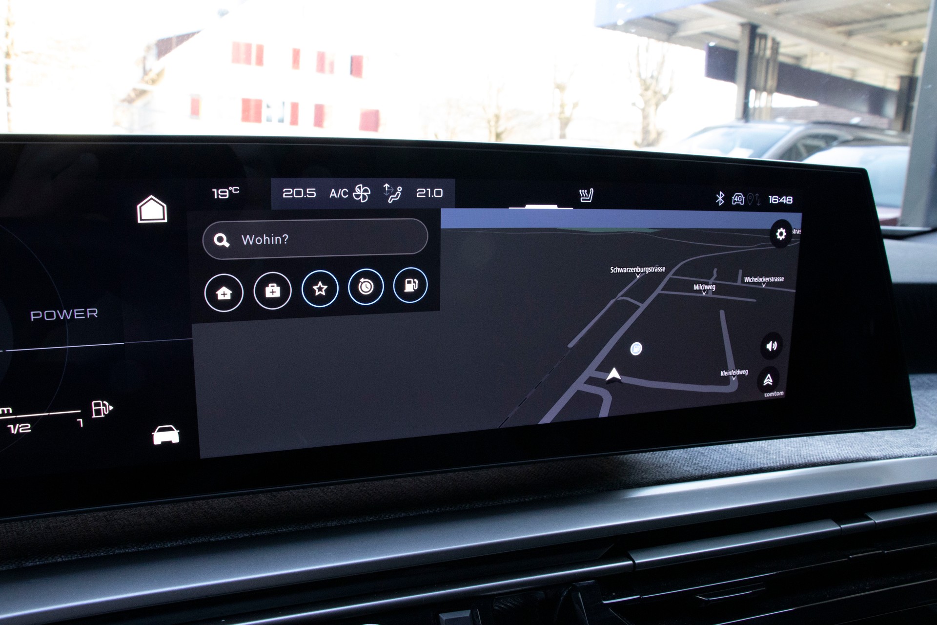 PEUGEOT 3008 145 e-DSC6 Hybrid Allure-image-10