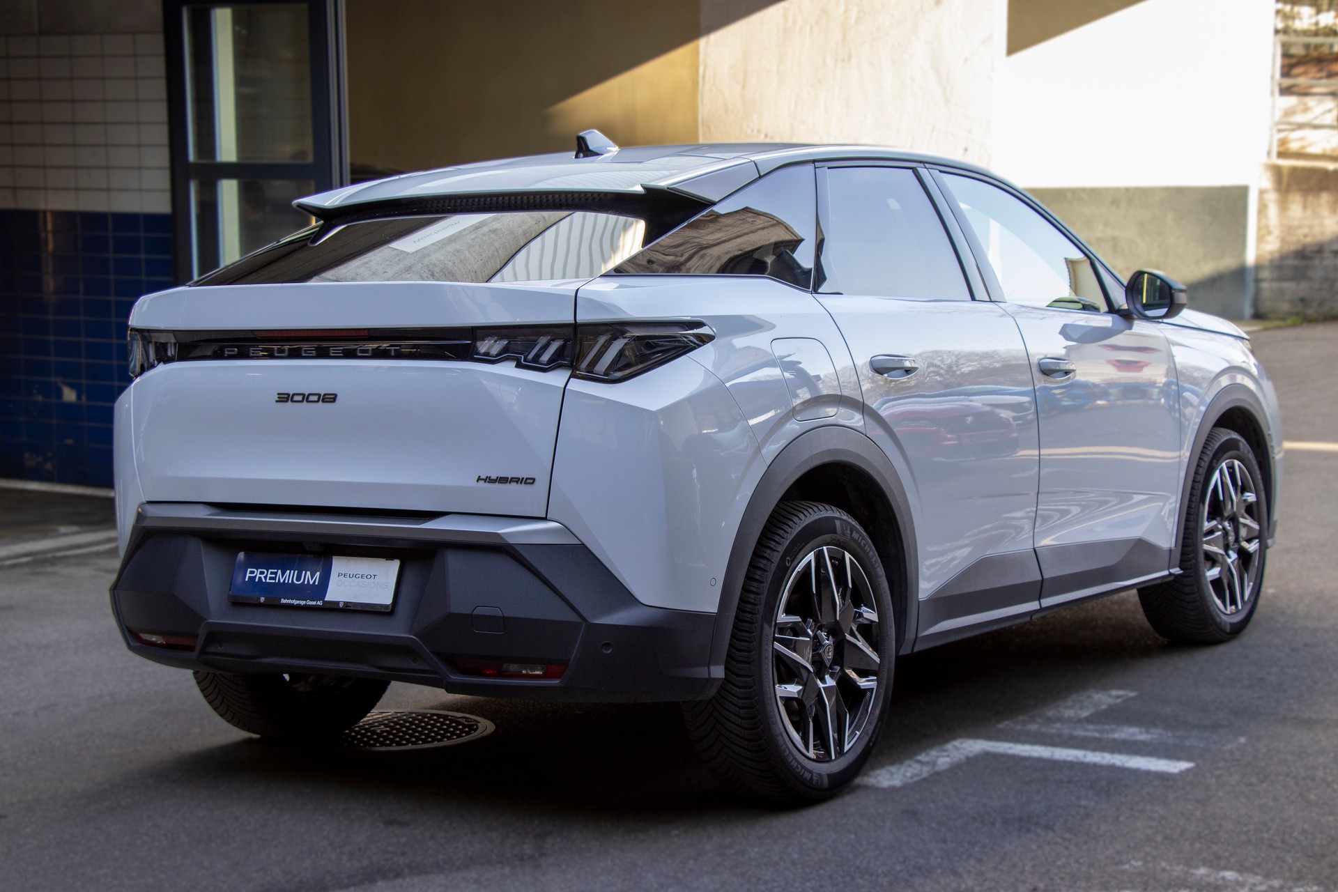 PEUGEOT 3008 145 e-DSC6 Hybrid Allure-showroom-element-2