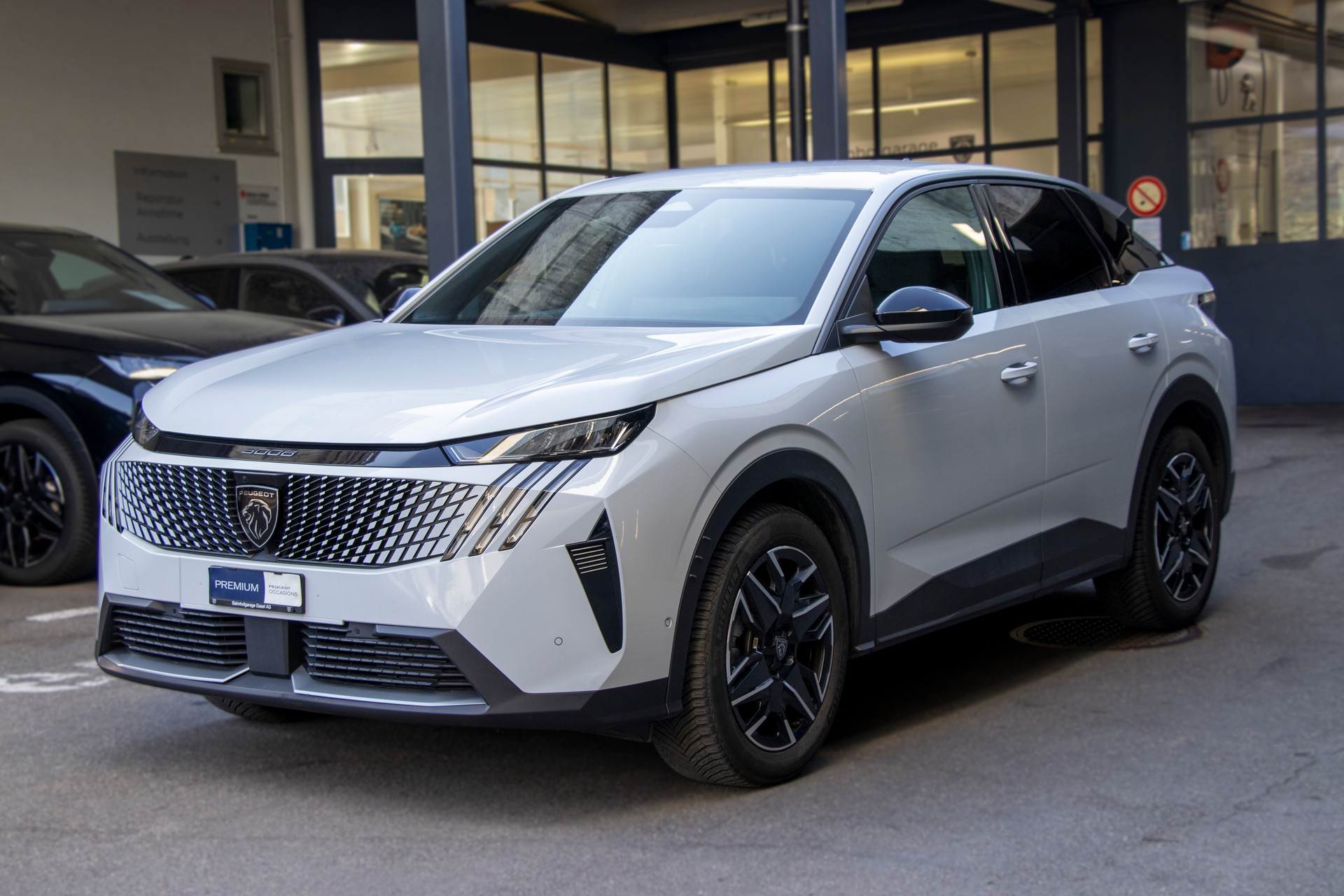 PEUGEOT 3008 145 e-DSC6 Hybrid Allure