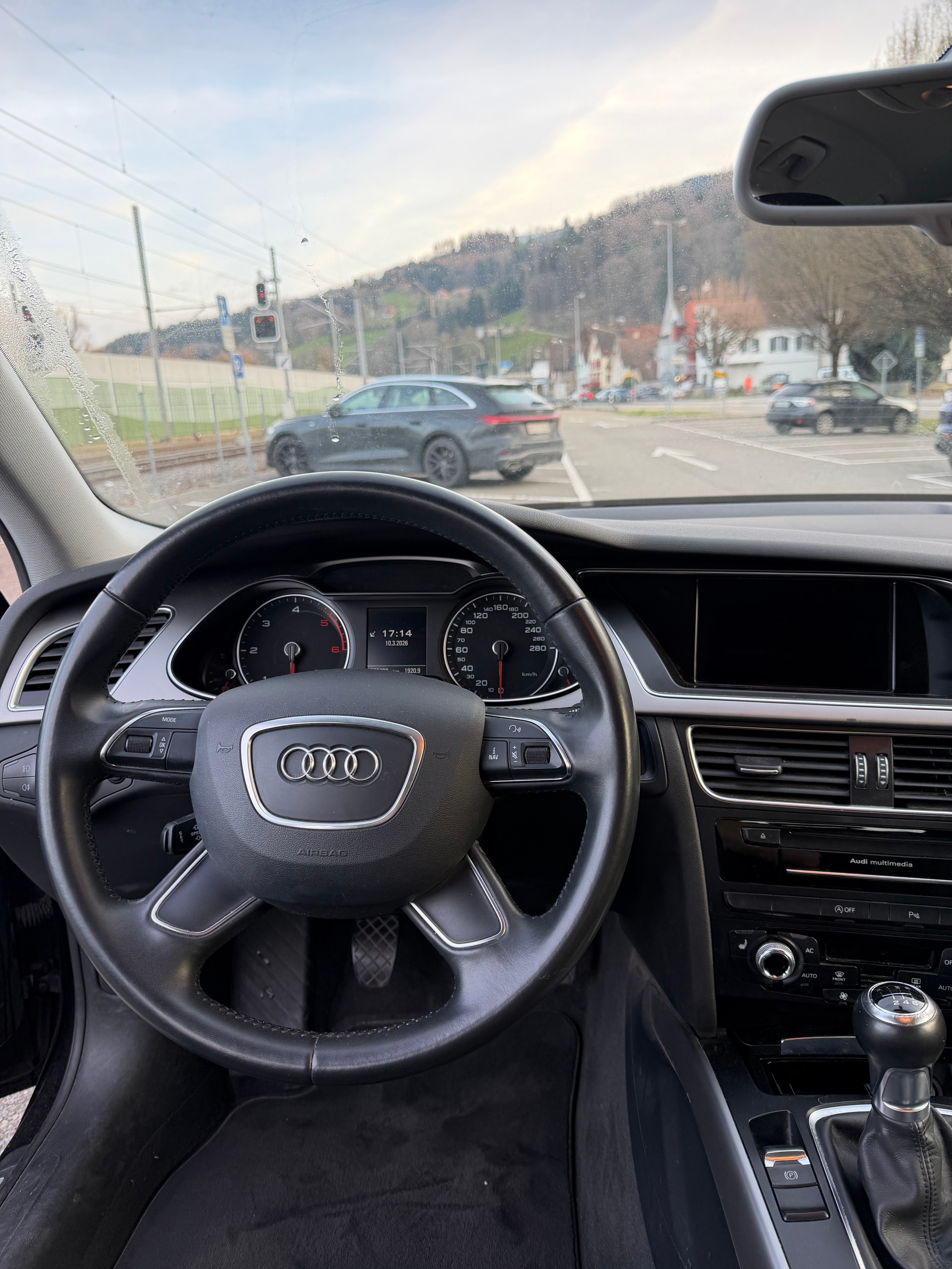 AUDI A4 Avant 2.0 TDI-image-7