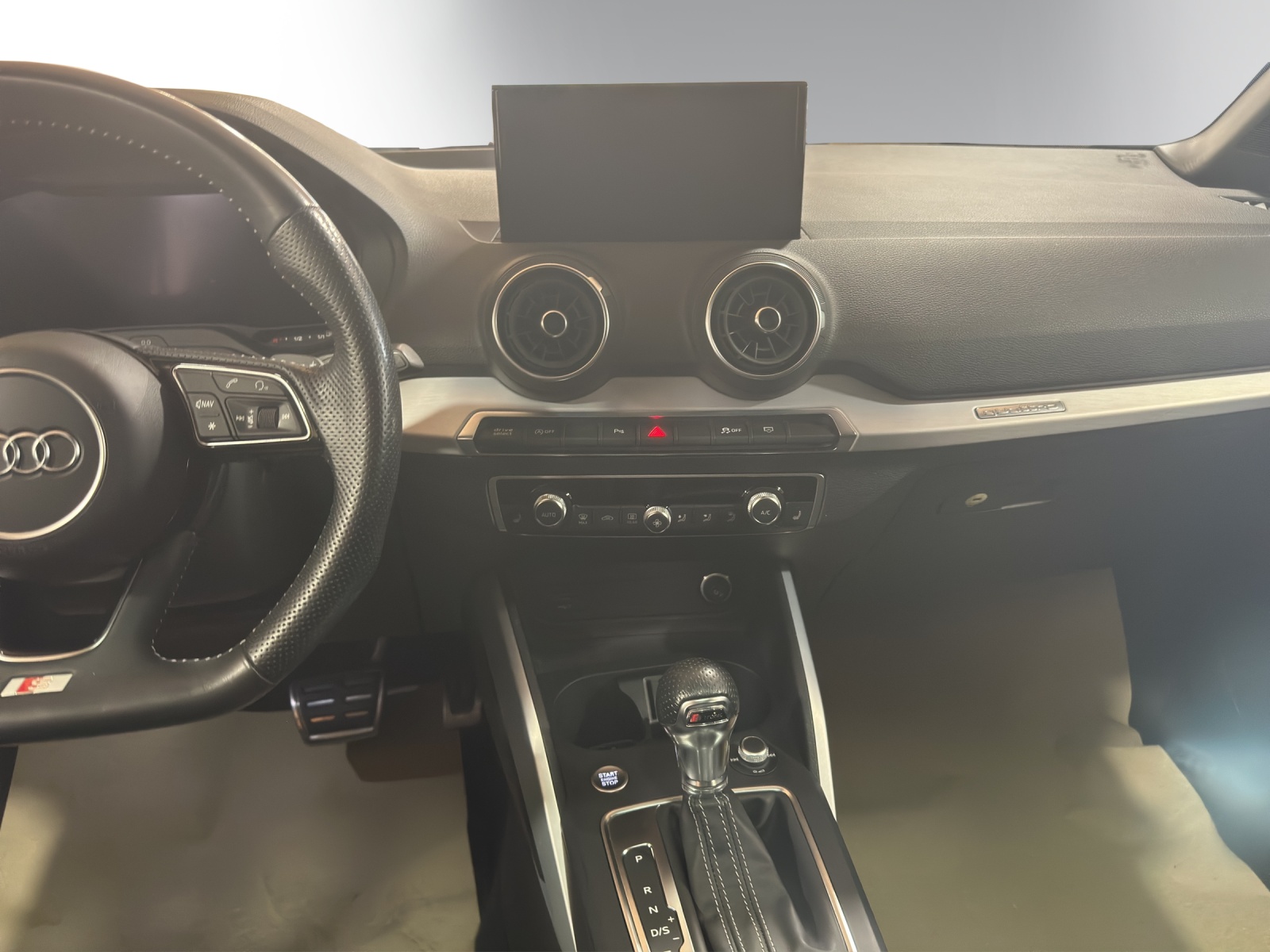 AUDI Q2 40 TFSI Sport quattro S-tronic-image-12