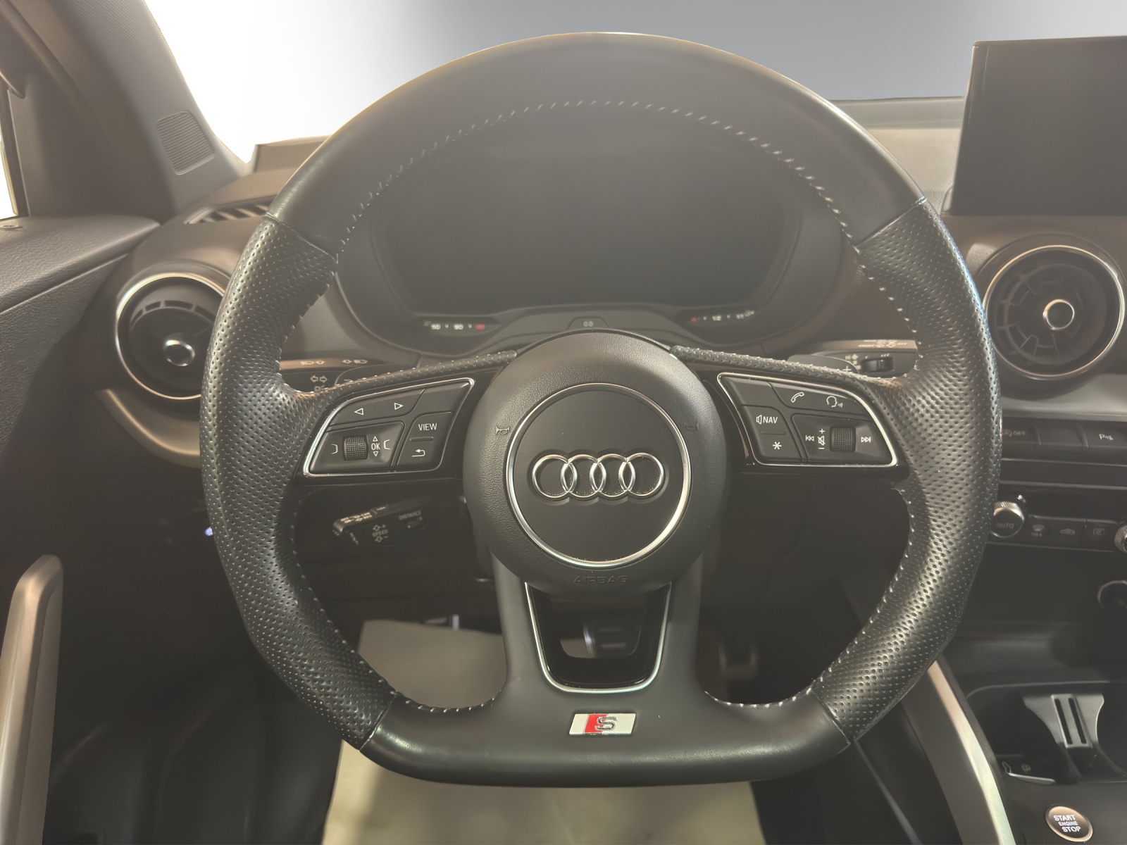 AUDI Q2 40 TFSI Sport quattro S-tronic-image-13