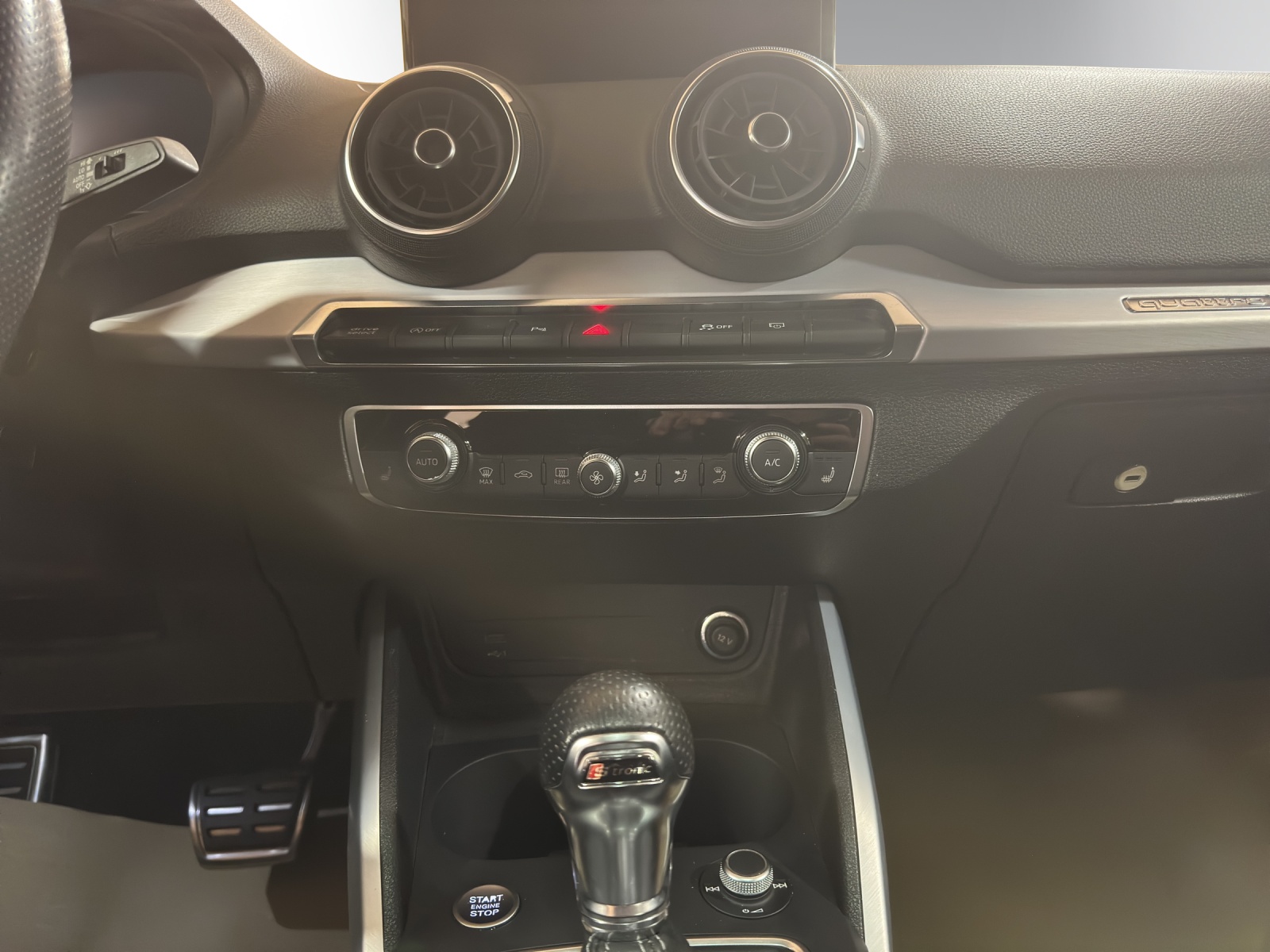 AUDI Q2 40 TFSI Sport quattro S-tronic-image-14