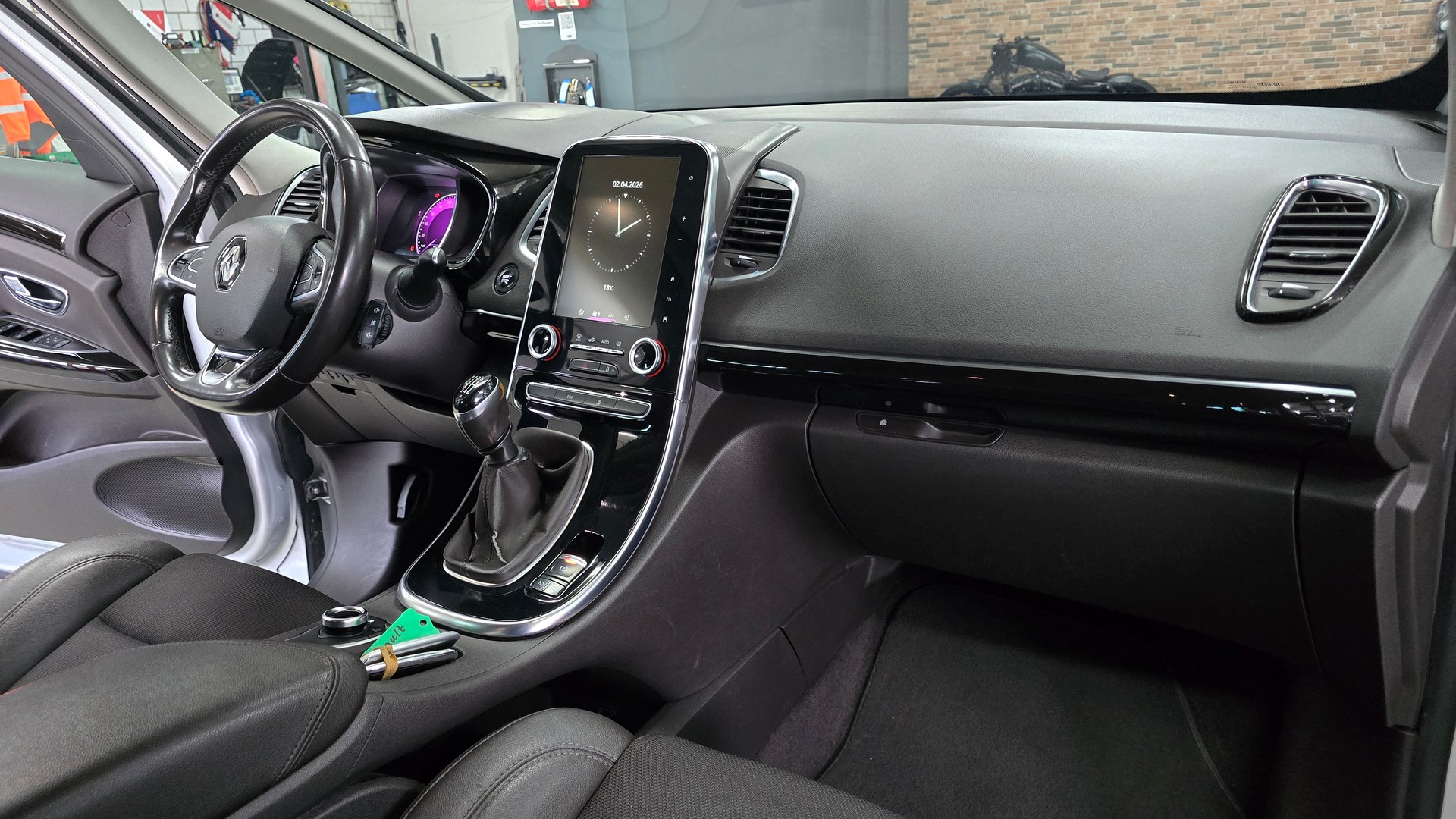 RENAULT Espace 1.6 dCi Intens-image-24