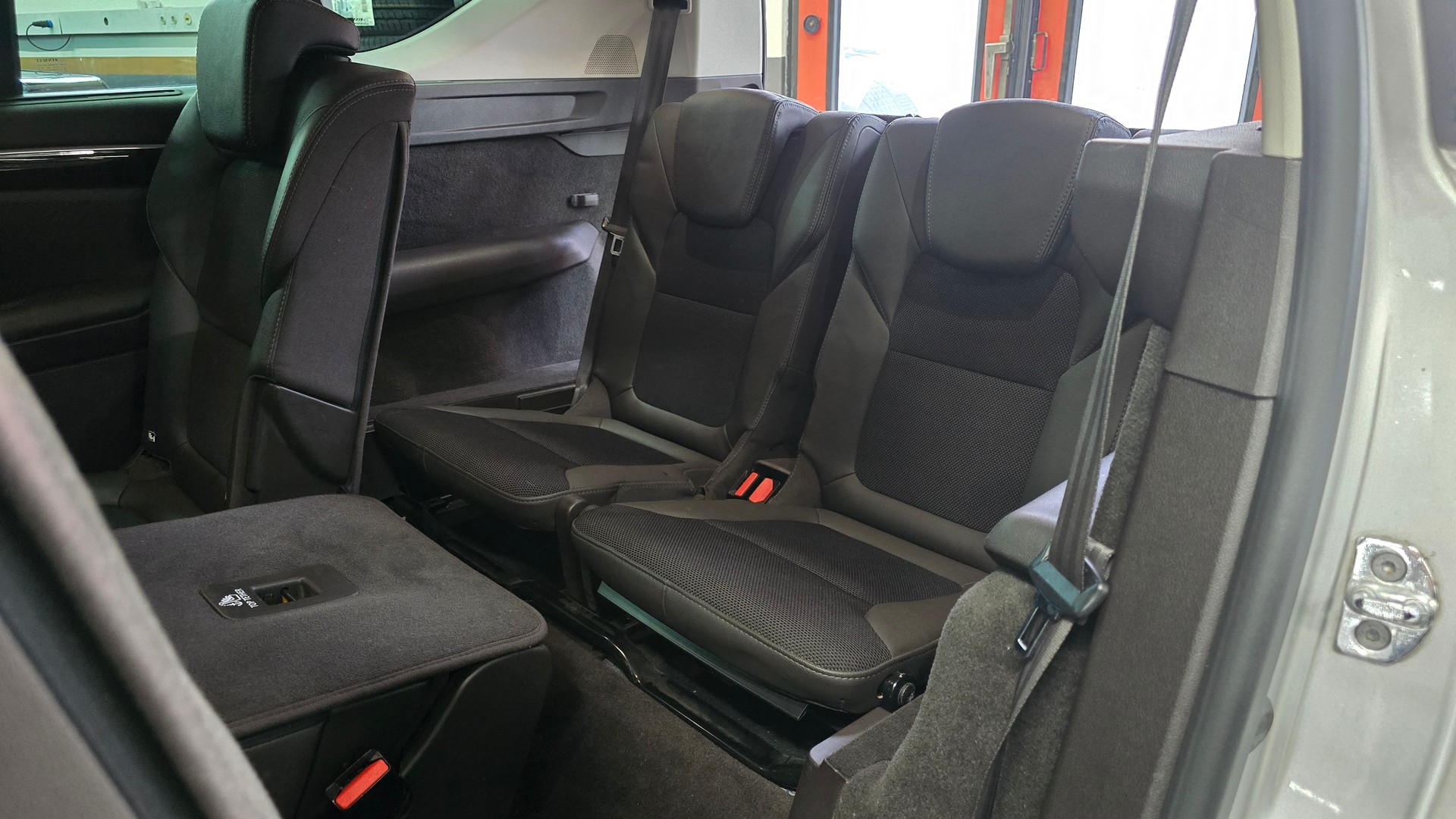 RENAULT Espace 1.6 dCi Intens-image-22