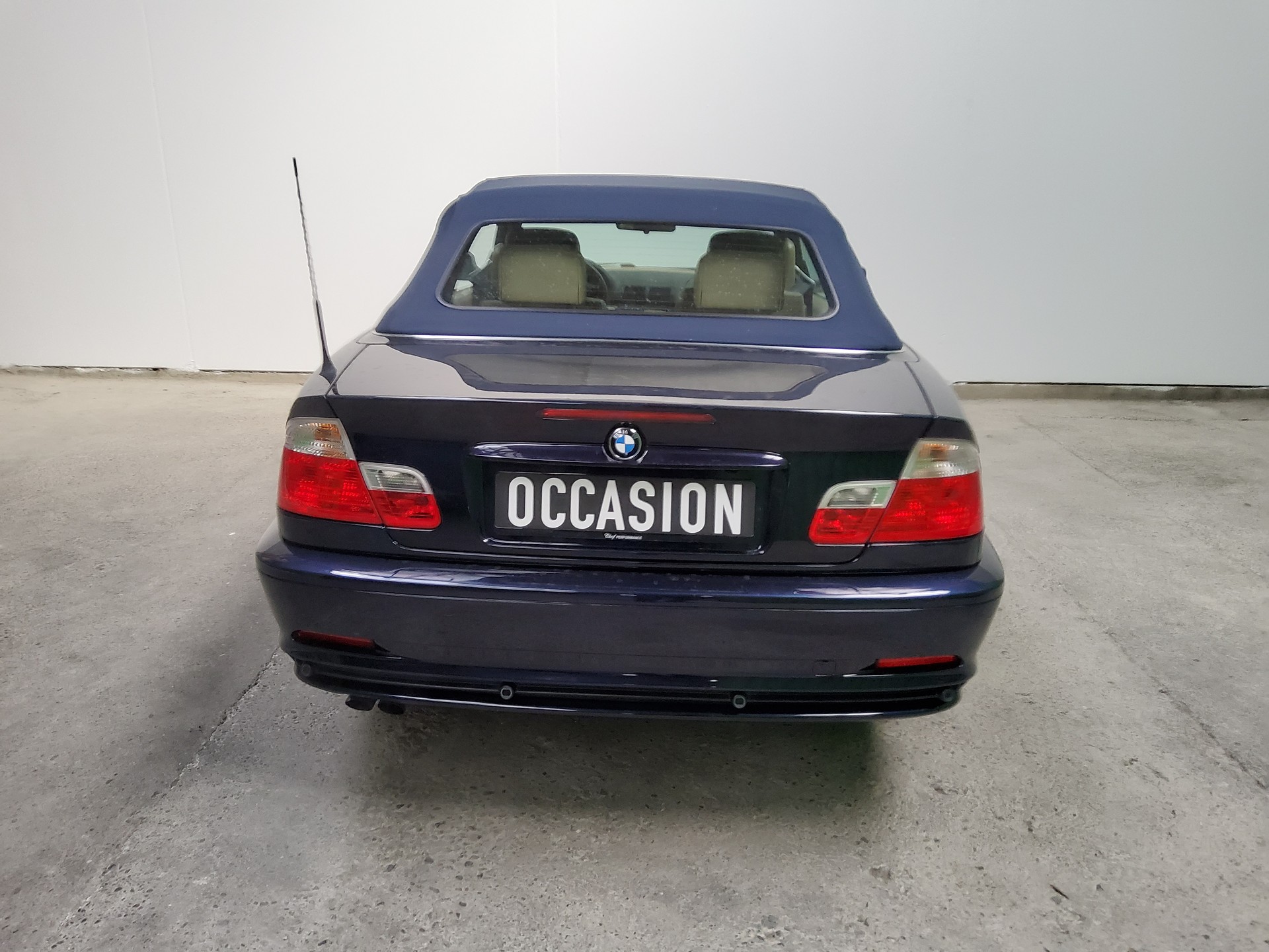 BMW 320Ci Cabriolet-image-9
