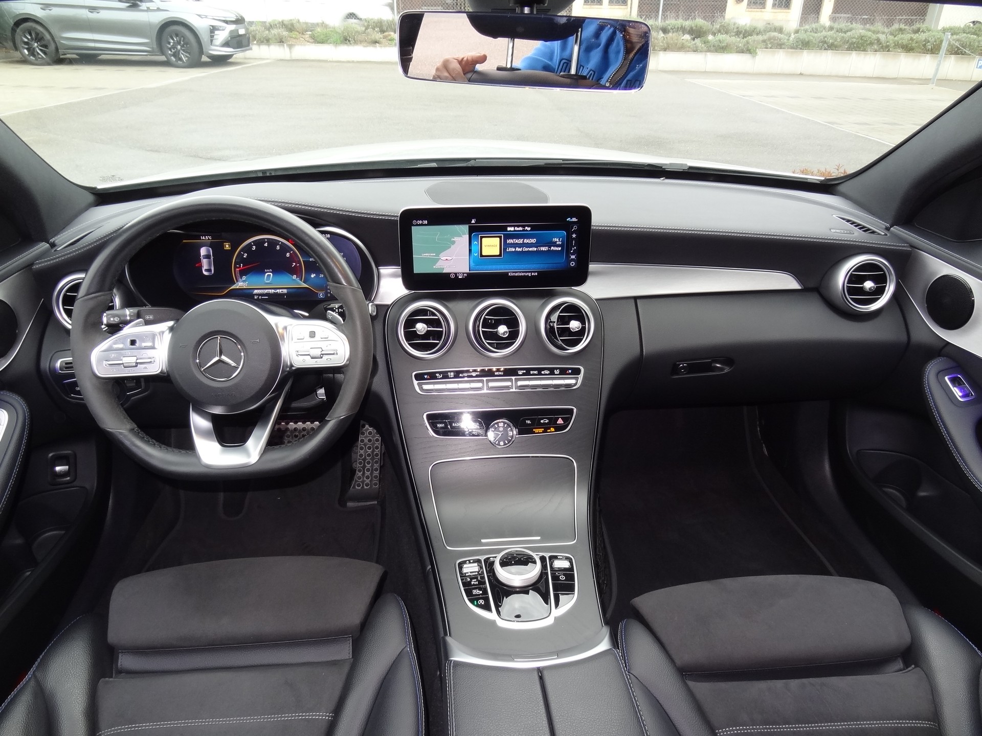 MERCEDES-BENZ C 220 d AMG Line * Night Edition * 9G-Tronic-image-14