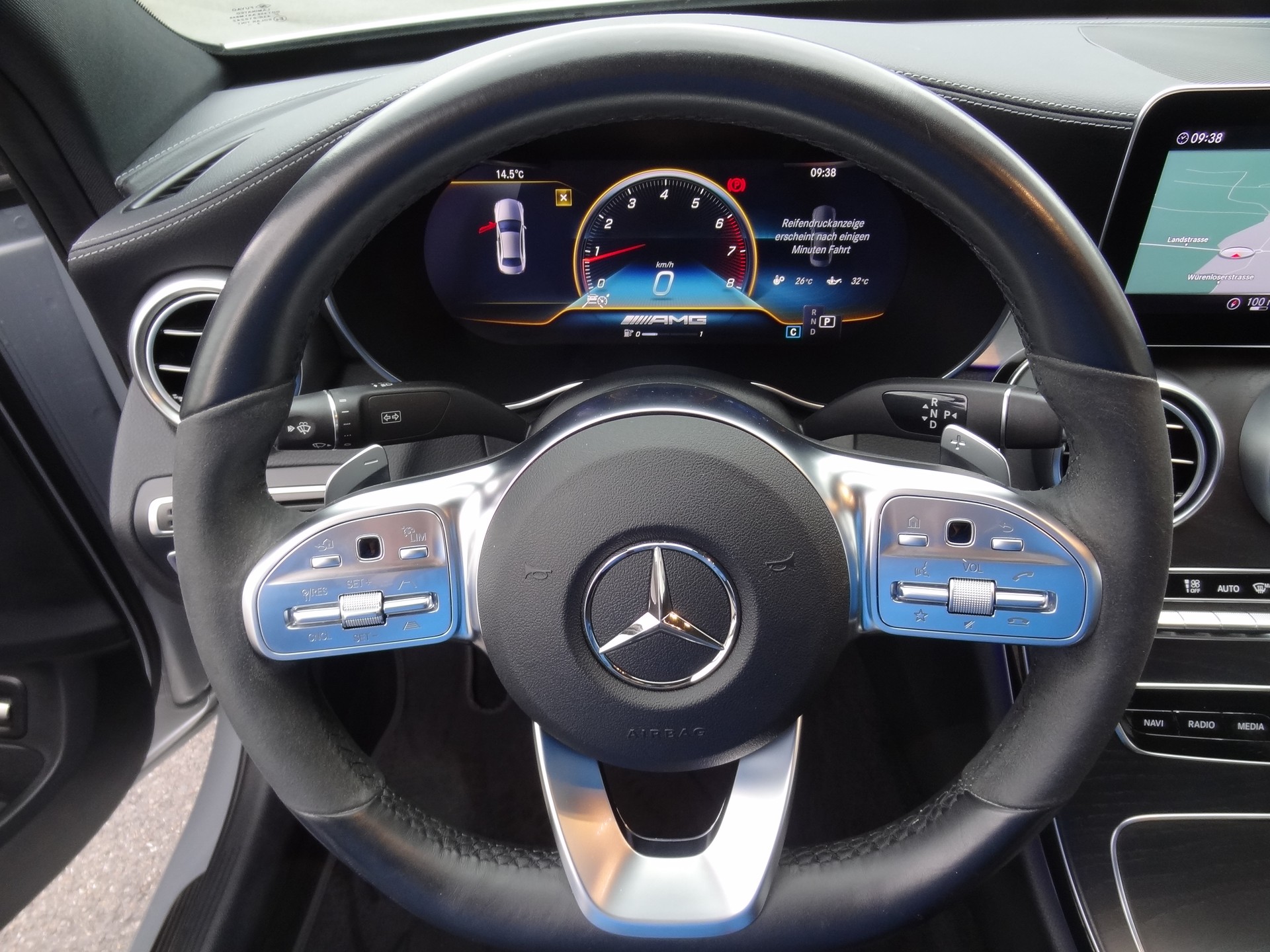 MERCEDES-BENZ C 220 d AMG Line * Night Edition * 9G-Tronic-image-16