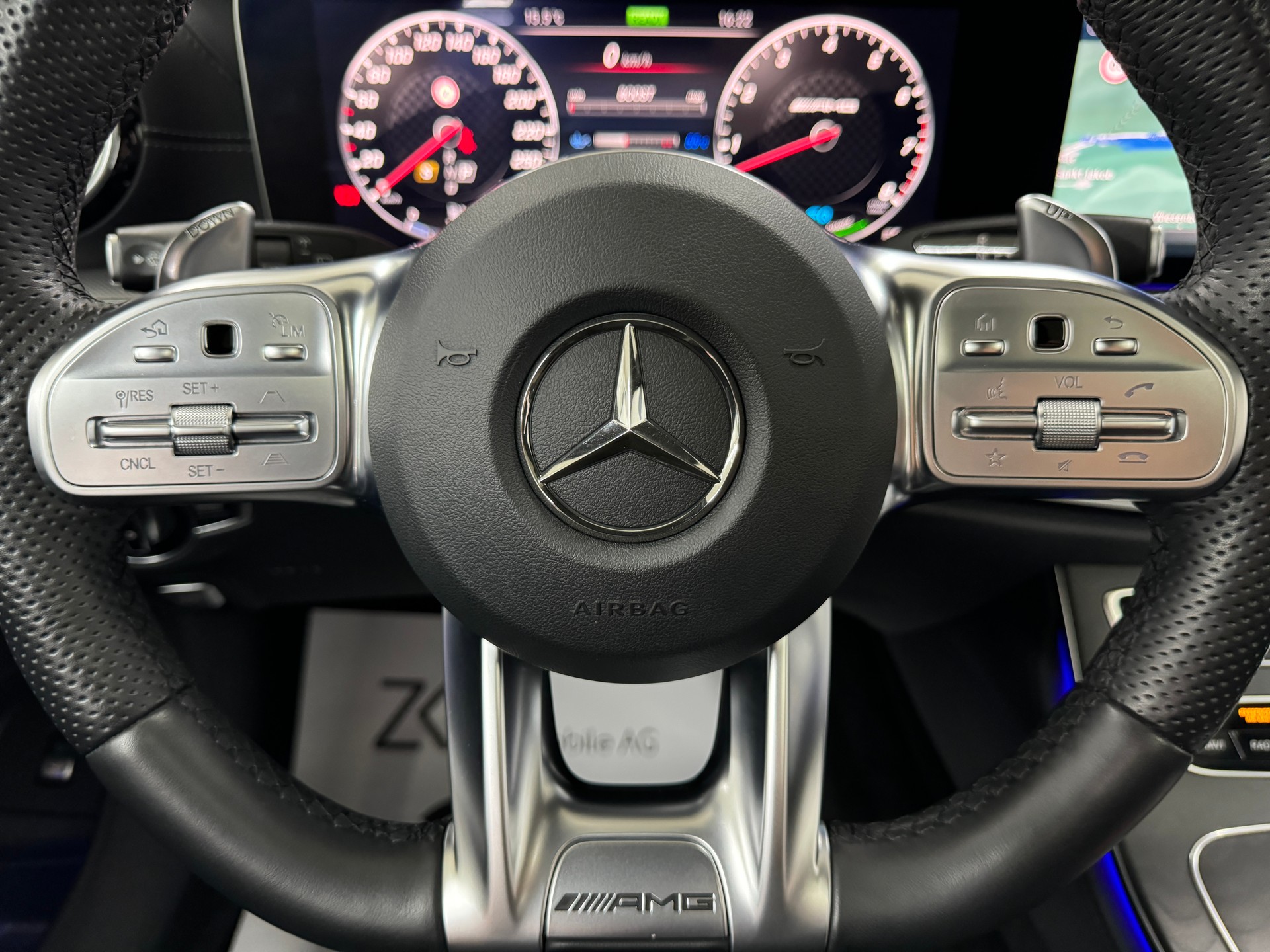 MERCEDES-BENZ Mercedes-AMG E 53 4MATIC+ T-Modell 9G-Tronic / 360° Kamera / Panoramadach / Head-Up-Display / Leder / Sitzheizung/Kühlung /-image-12