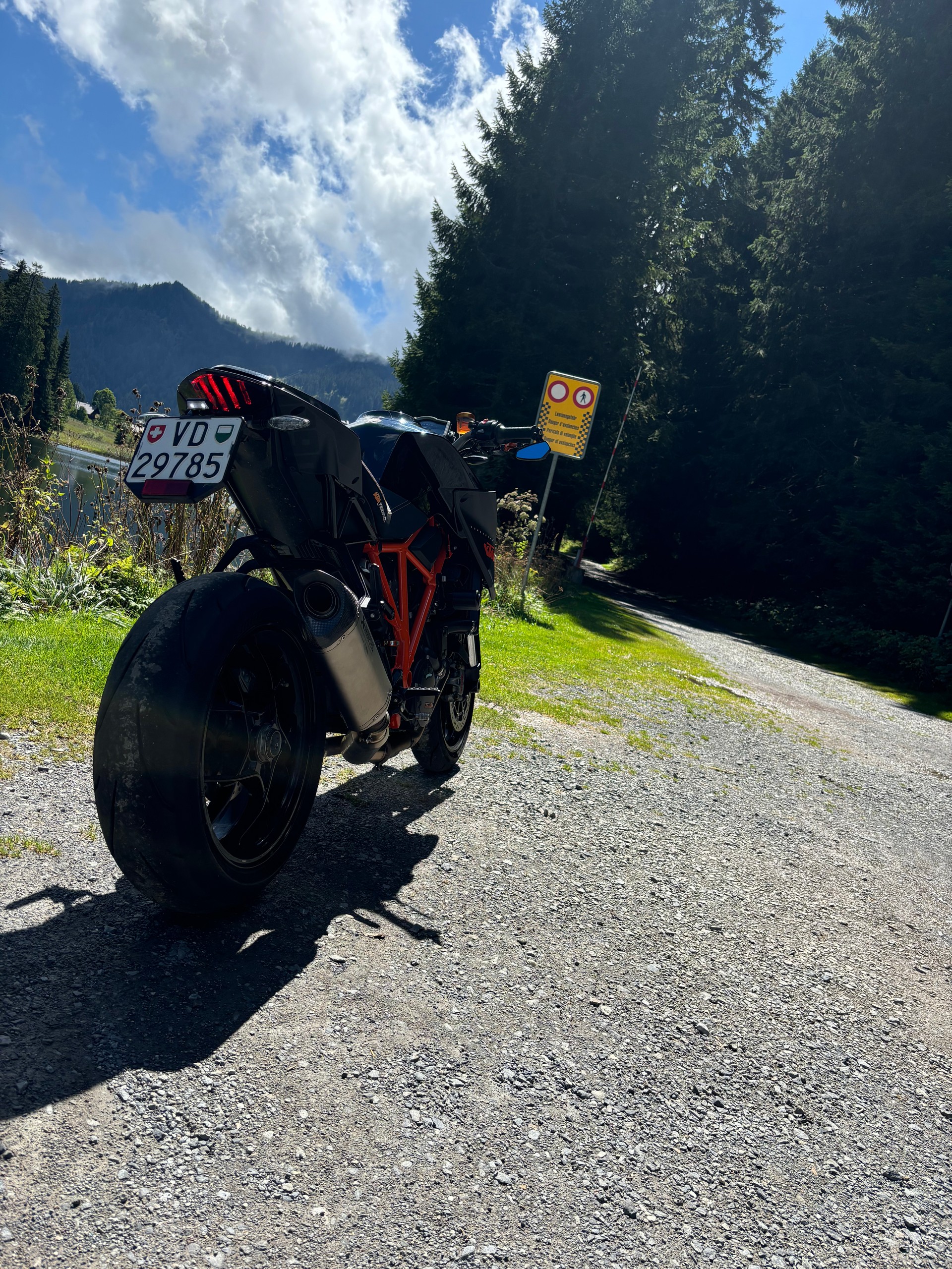 KTM 1290 Super Duke R-image-3