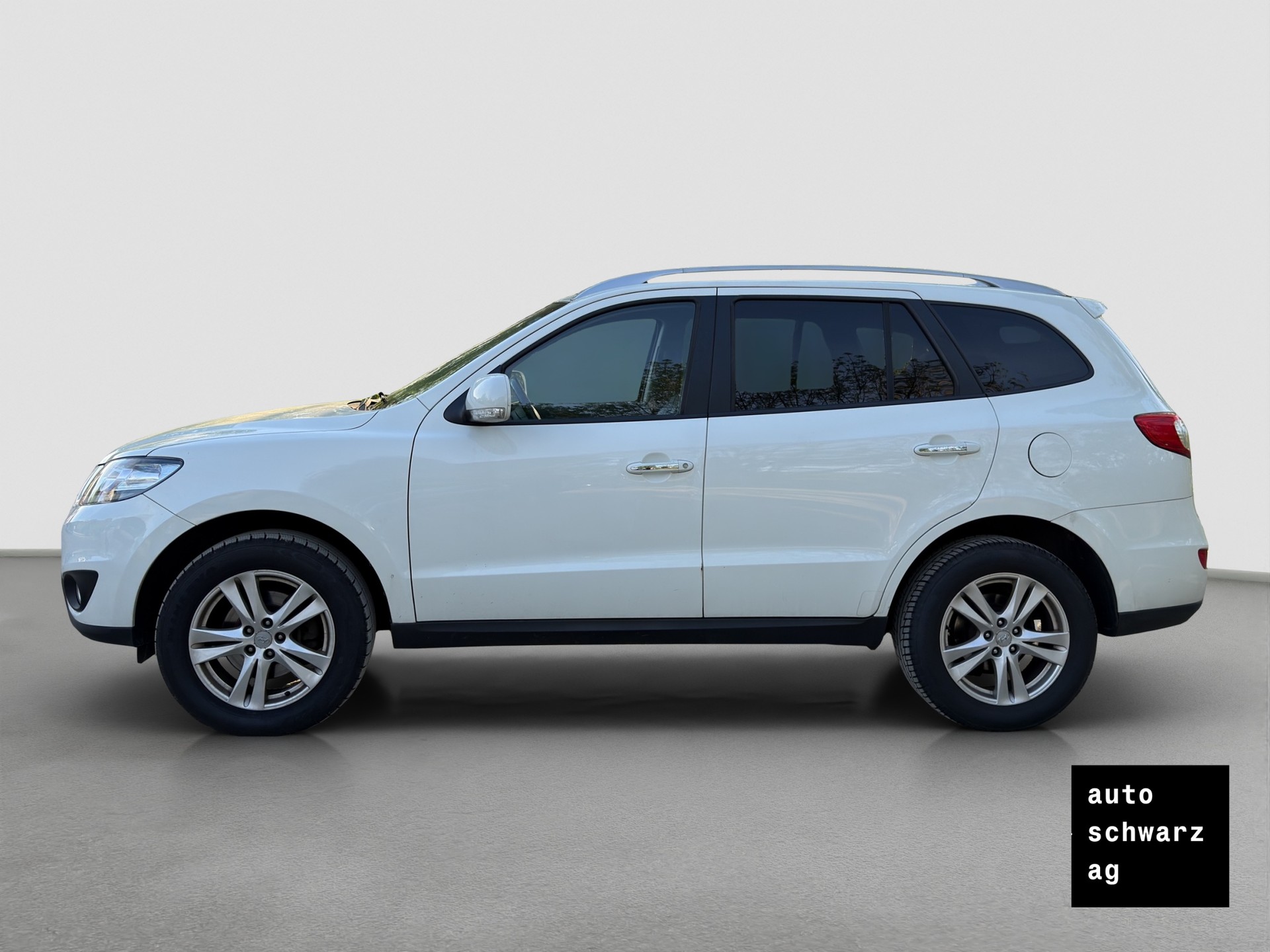 HYUNDAI Santa Fe 2.2 CRDI Swiss Plus Edition 4WD Automatic-image-7