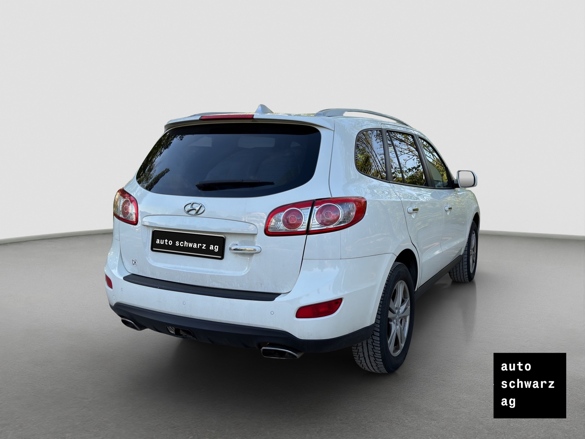 HYUNDAI Santa Fe 2.2 CRDI Swiss Plus Edition 4WD Automatic-image-4