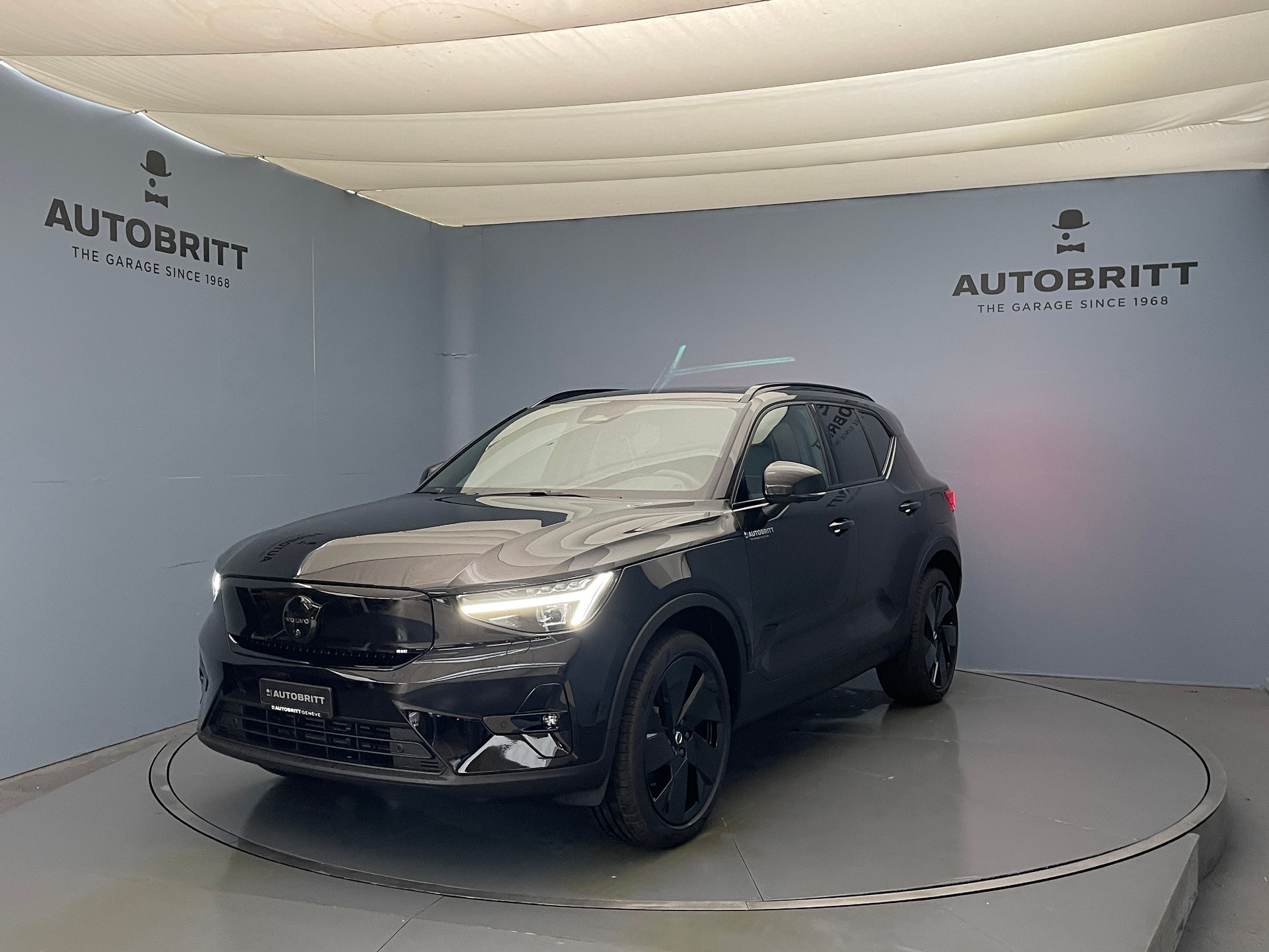 VOLVO EX40 Twin Black Edition AWD
