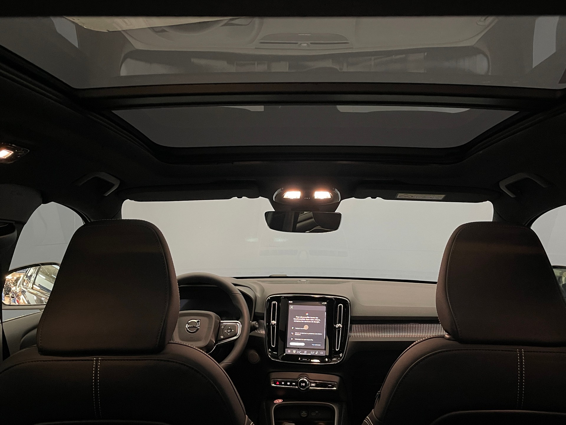 VOLVO EX40 Twin Black Edition AWD-image-11