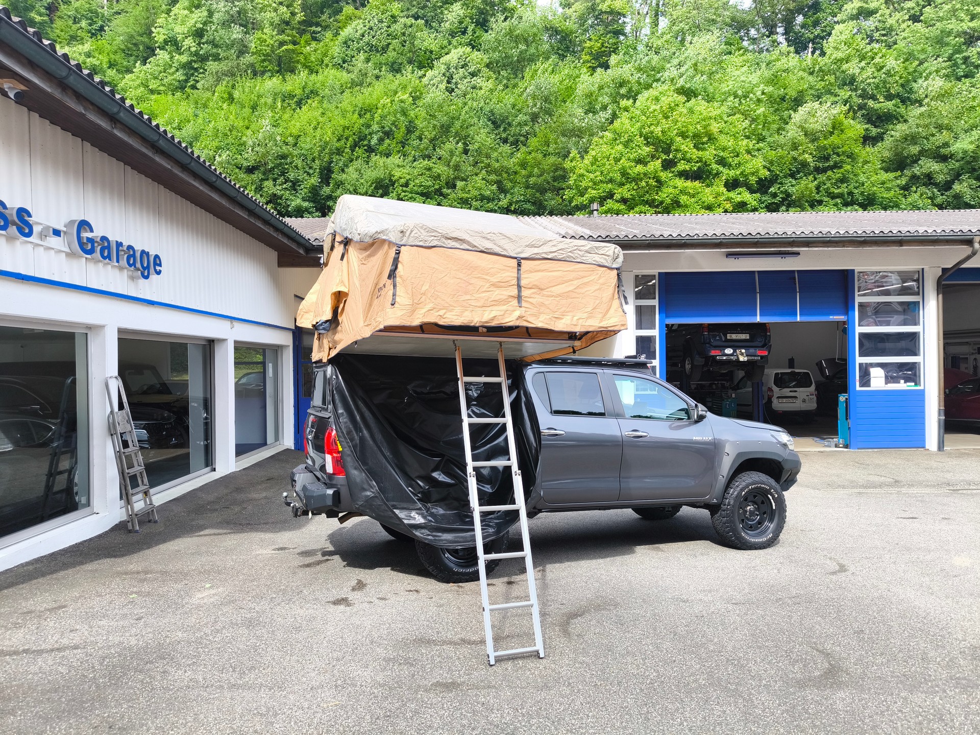TOYOTA Hilux 2.4D-4D Style DoubleCab 4x4 A-image-15