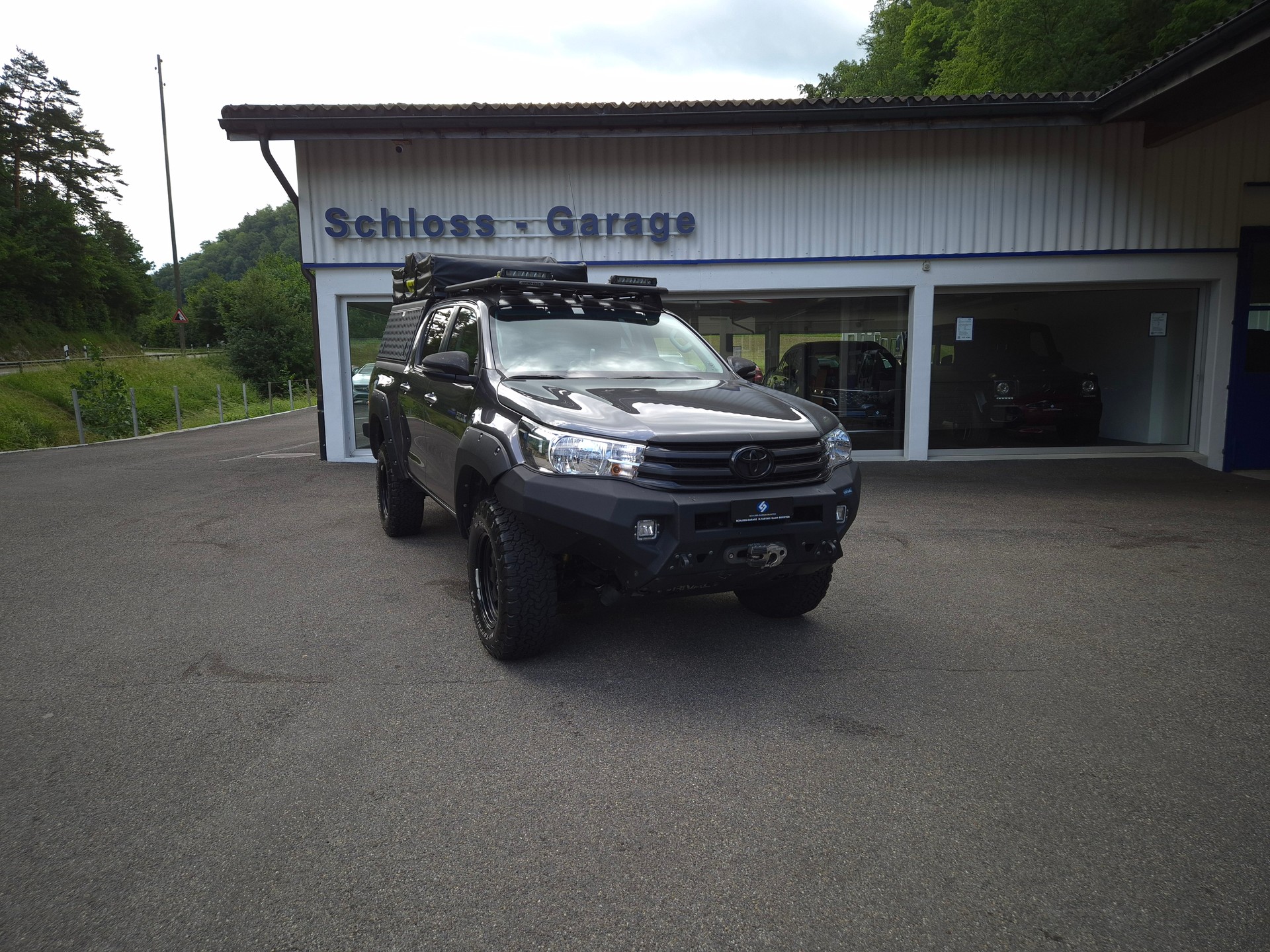 TOYOTA Hilux 2.4D-4D Style DoubleCab 4x4 A-showroom-element-3