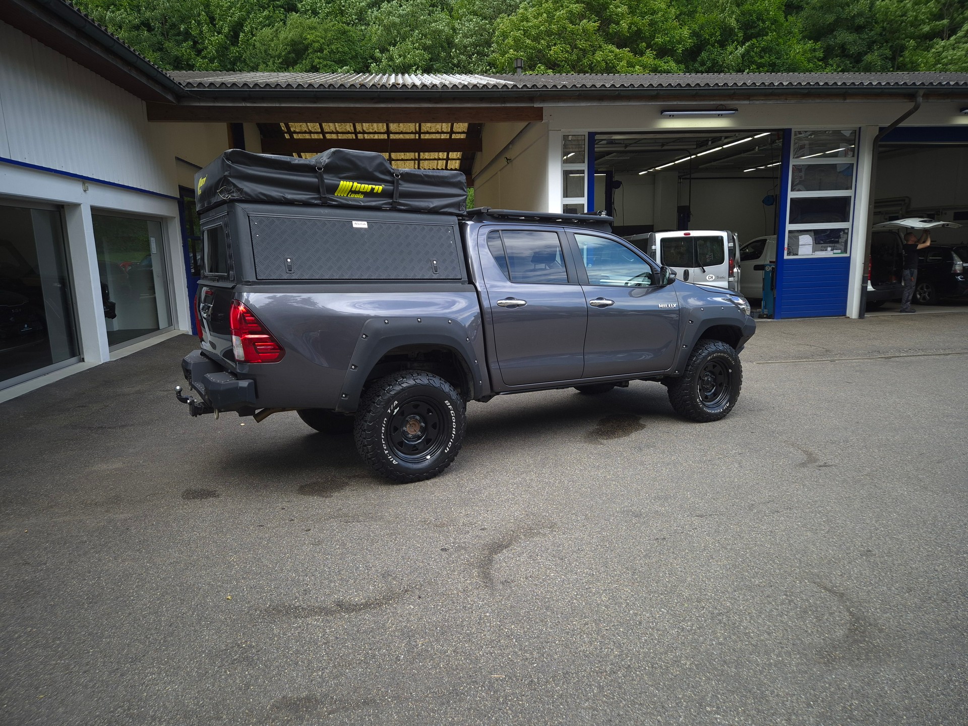 TOYOTA Hilux 2.4D-4D Style DoubleCab 4x4 A-image-17