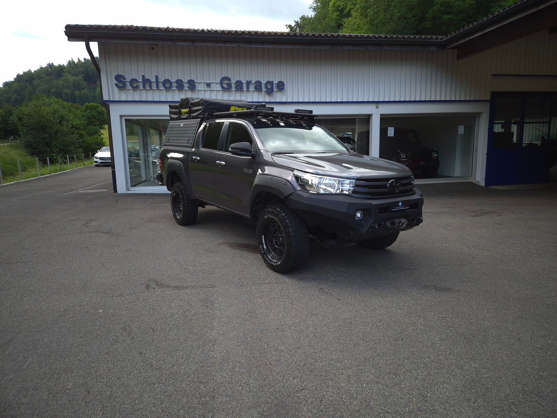 TOYOTA Hilux 2.4D-4D Style DoubleCab 4x4 A-showroom-element-2