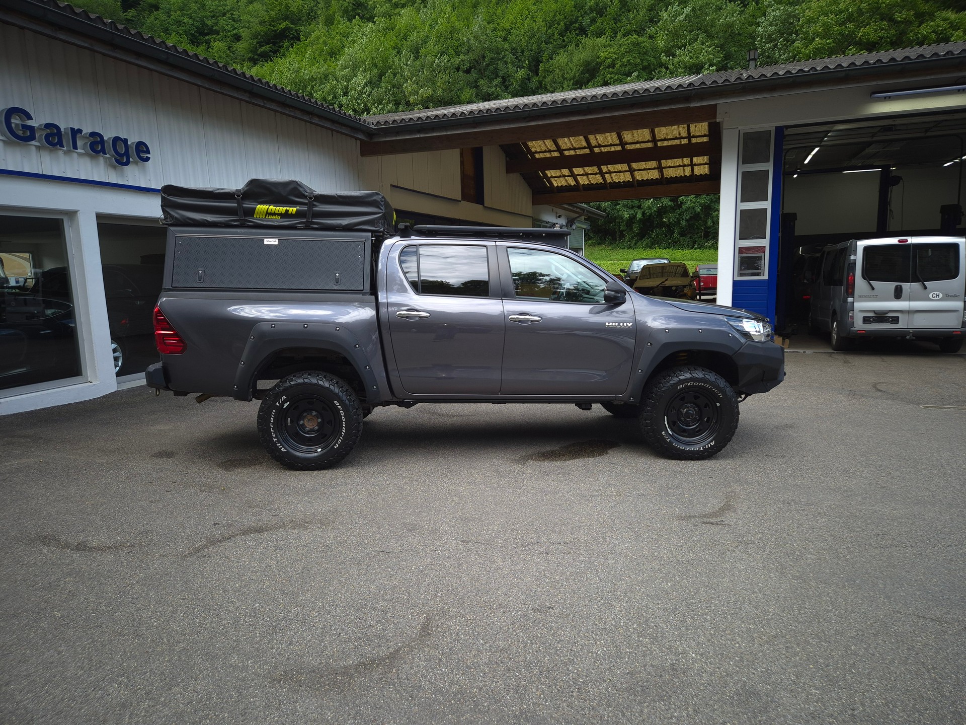 TOYOTA Hilux 2.4D-4D Style DoubleCab 4x4 A-image-18
