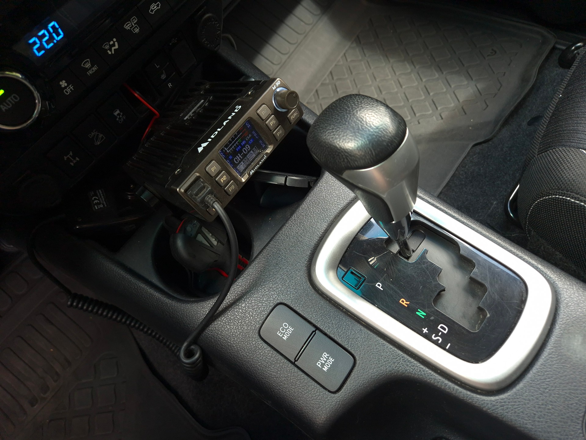 TOYOTA Hilux 2.4D-4D Style DoubleCab 4x4 A-image-26