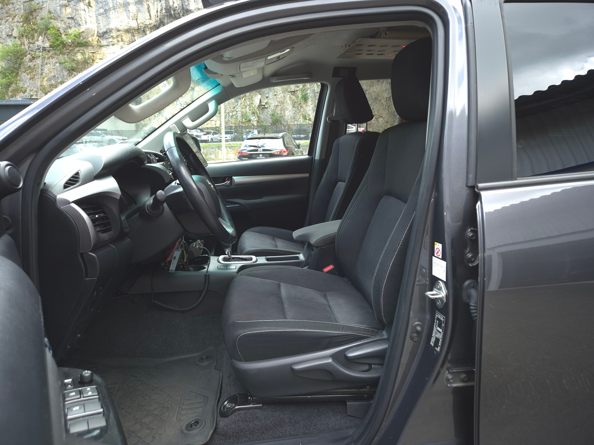 TOYOTA Hilux 2.4D-4D Style DoubleCab 4x4 A-image-19