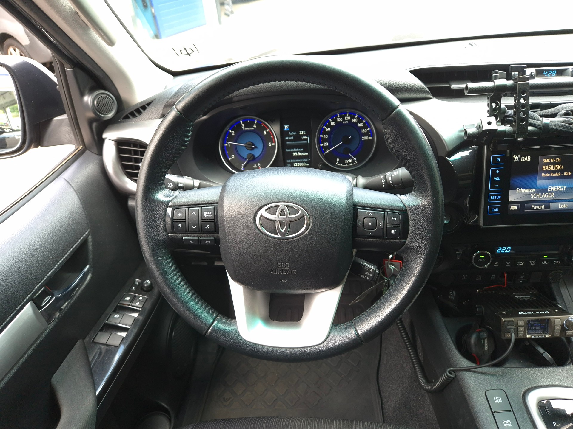 TOYOTA Hilux 2.4D-4D Style DoubleCab 4x4 A-image-22