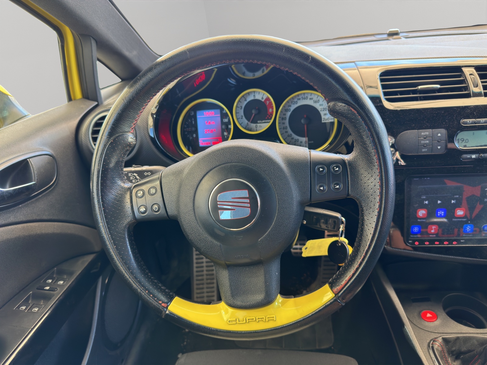 SEAT Leon 2.0 TSI Cupra-image-11