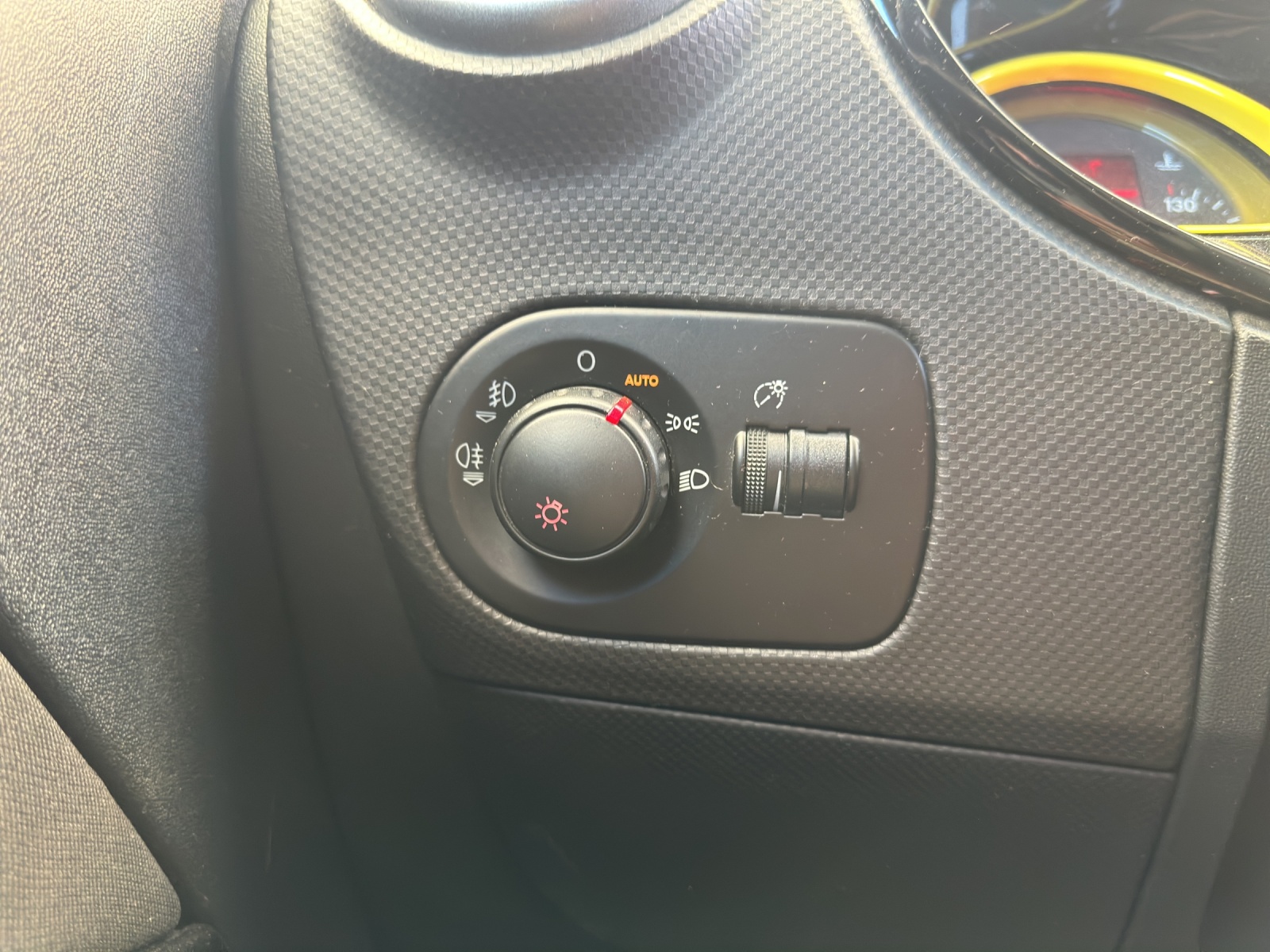 SEAT Leon 2.0 TSI Cupra-image-12