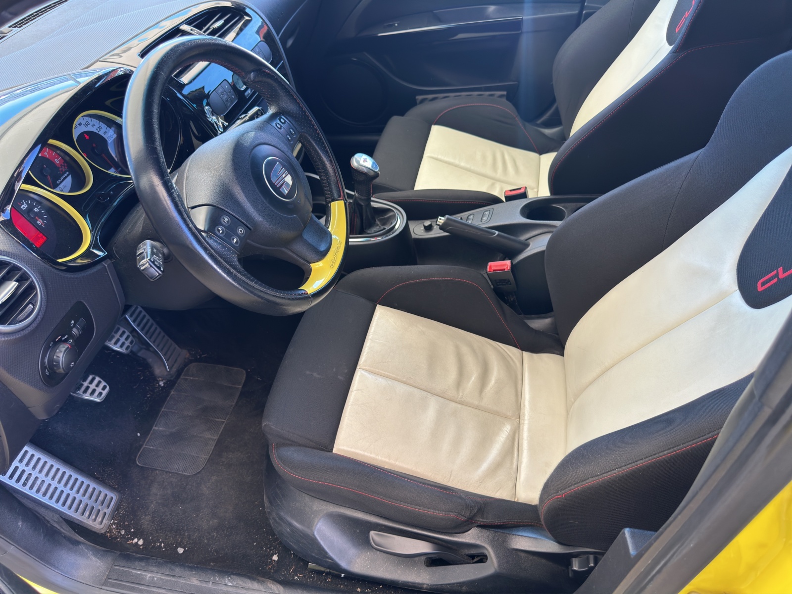 SEAT Leon 2.0 TSI Cupra-image-8