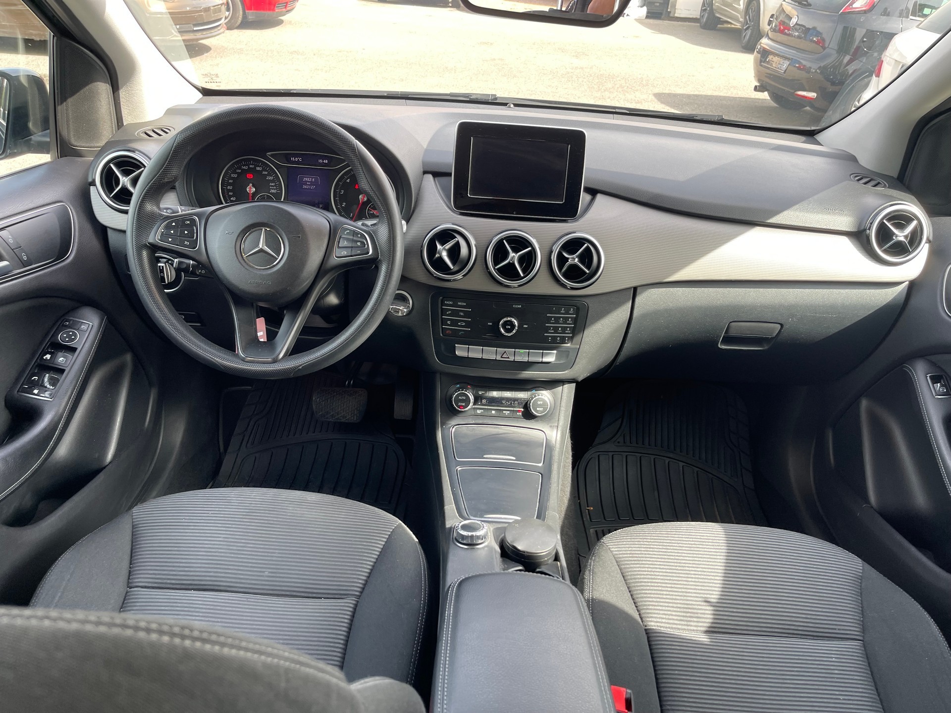 MERCEDES-BENZ B 180 Style 7G-DCT-image-6